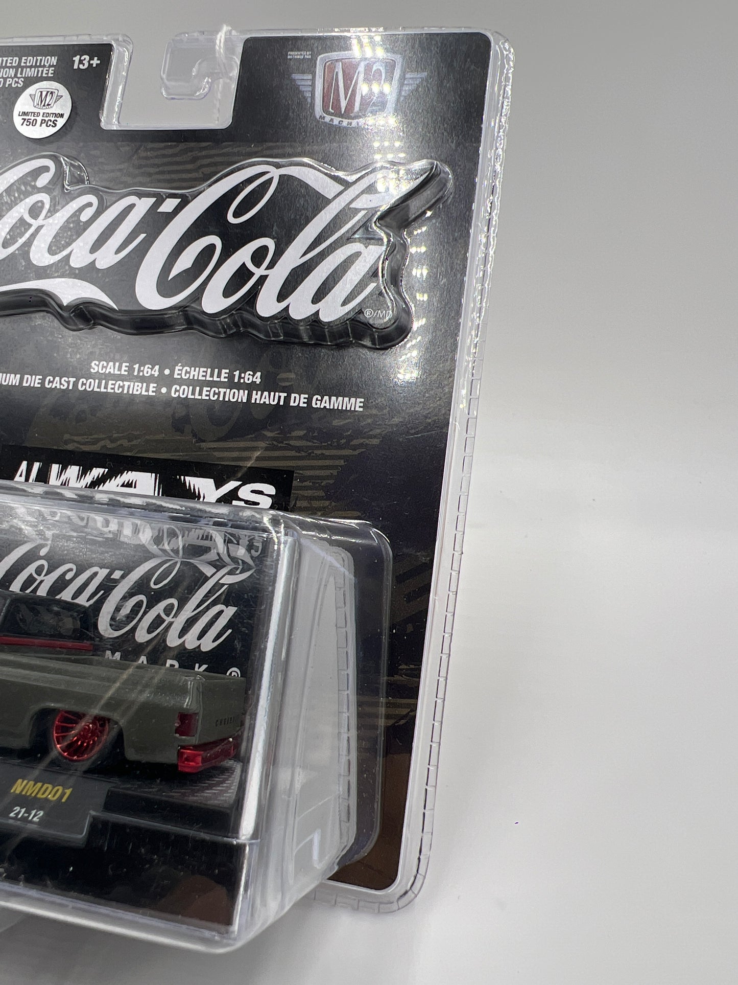 M2 Machines Coca Cola CHASE 1973 Chevrolet Cheyenne Super 10 NMD01