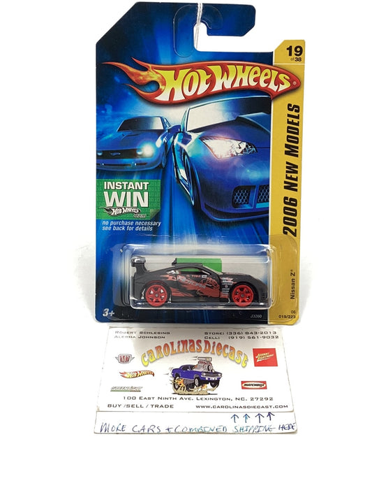 2006 Hot Wheels #19 Nissan Z new model card 80D