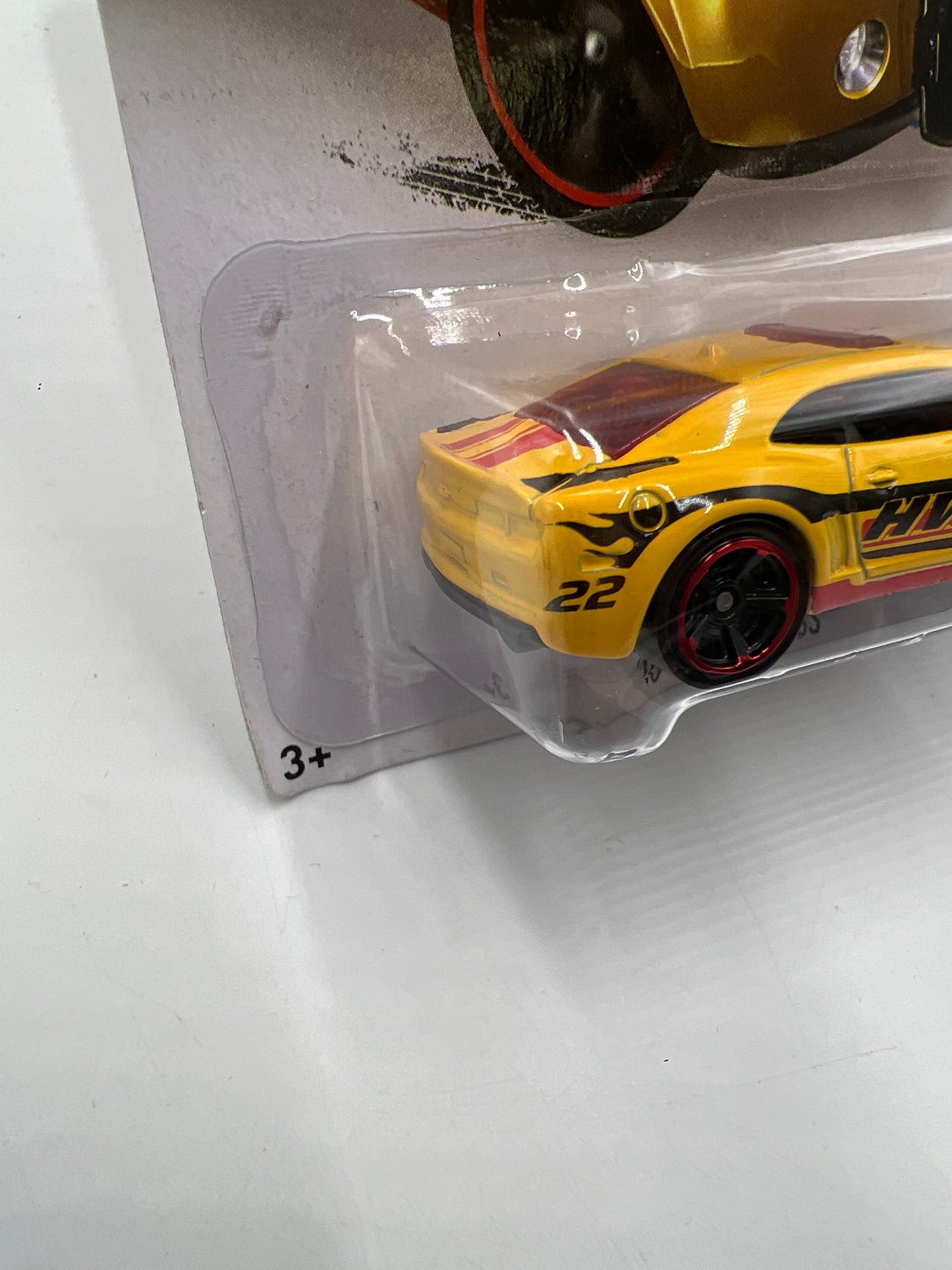 2014 Hot Wheels City #42 10 Camaro SS Yellow 6D