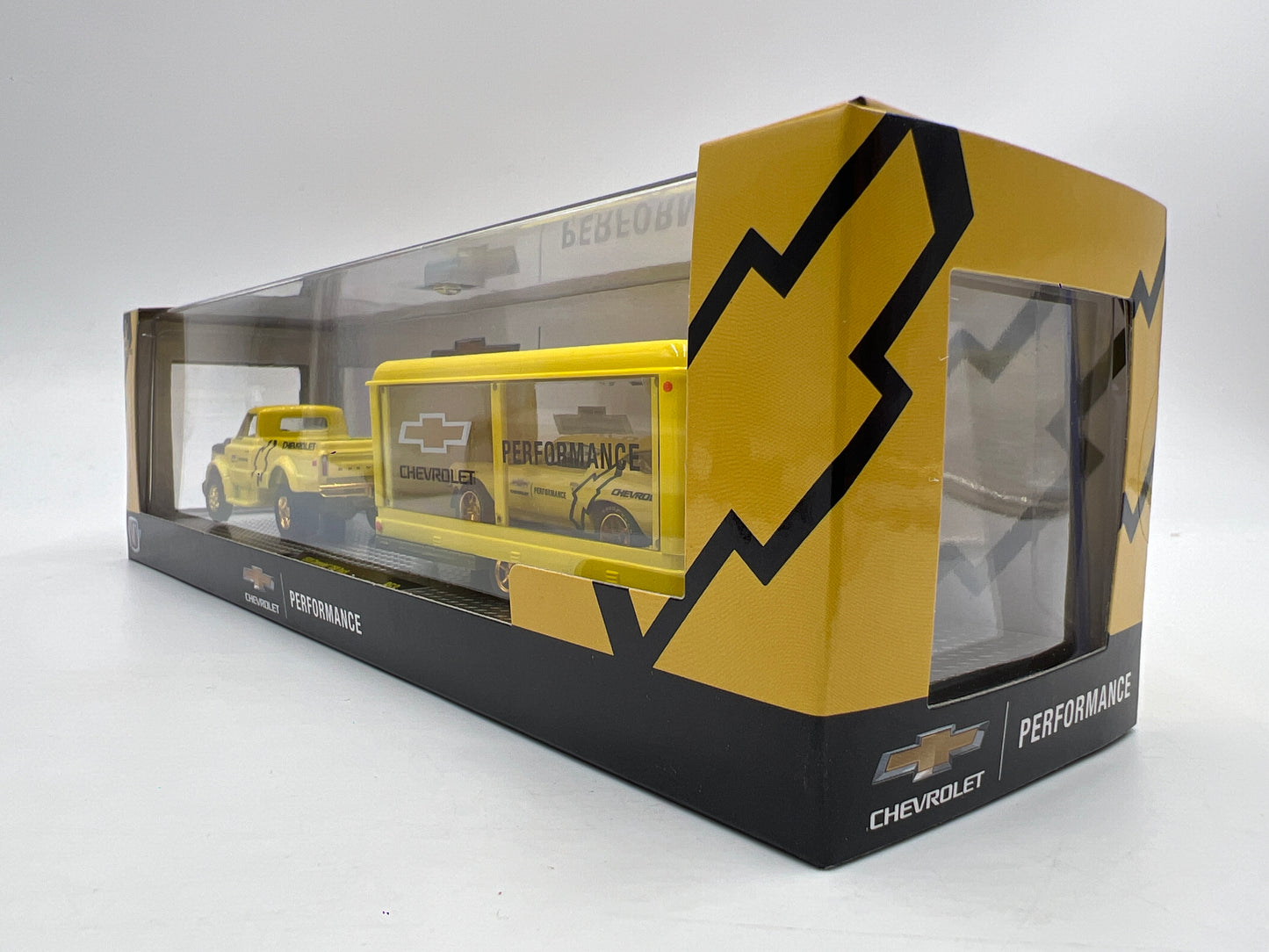 M2 Machines Auto Haulers CHASE 1970 Chevrolet C60 Truck & 1970 Chevrolet Camaro Z/28 RS R58