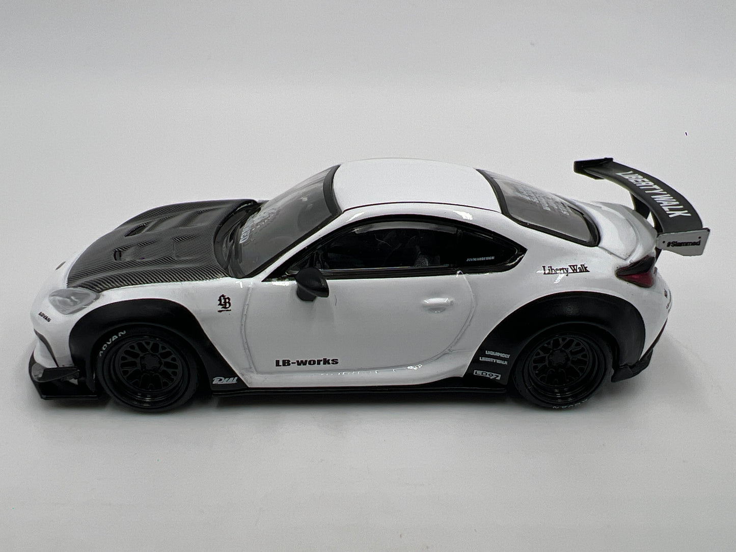 Mini GT #769 MiJo Exclusive Toyota GR86 LB Nation White
