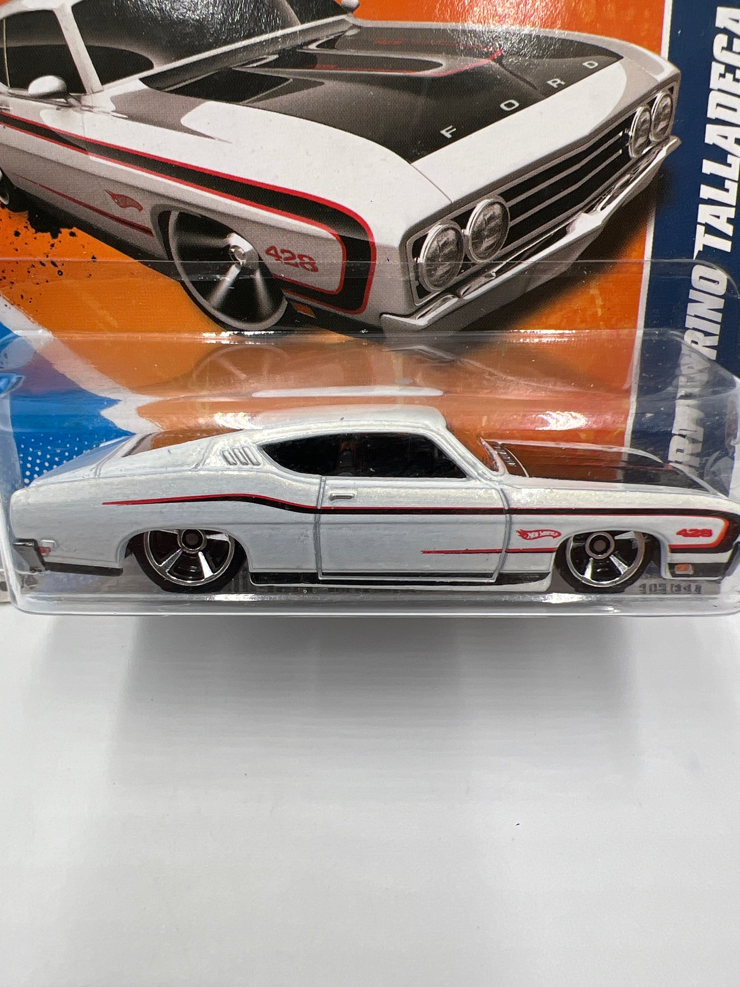 2011 Hot Wheels Muscle Mania #103 69 Ford Torino Talladega White Short Card 34B