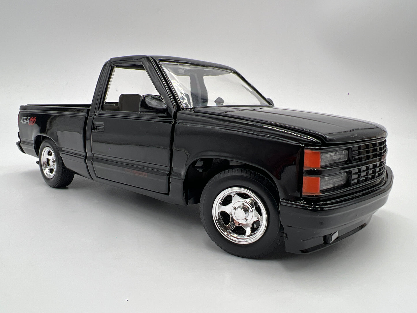 Motor Max American Classics 1/24 Scale 1992 Chevy 454 SS Pickup Black Loose