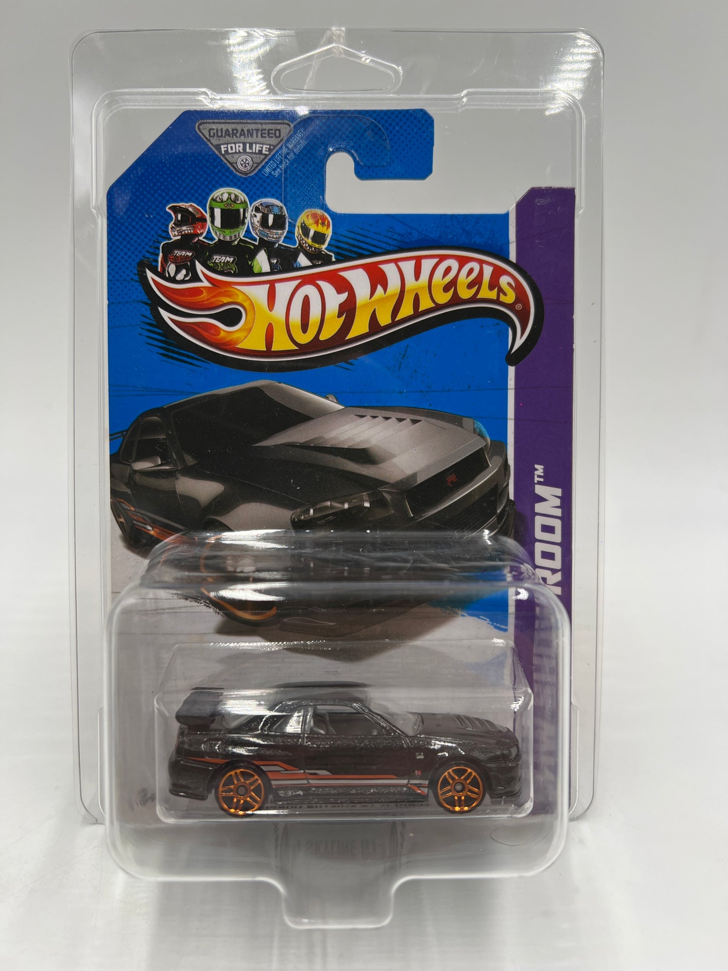 2013 Hot Wheels Showroom #158 Nissan Skyline GT-R R34 Black W/Protector 1