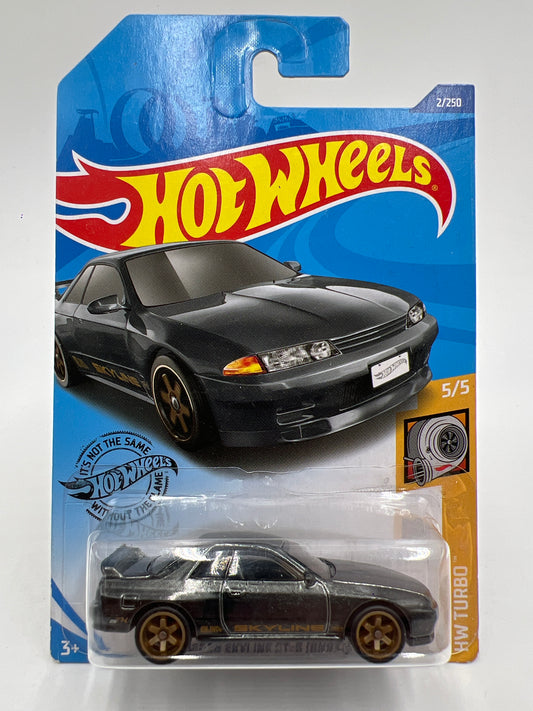 2020 Hot Wheels Super Treasure Hunt #2 Nissan Skyline GT-R BNR32 Gray W/Protector Intl Card