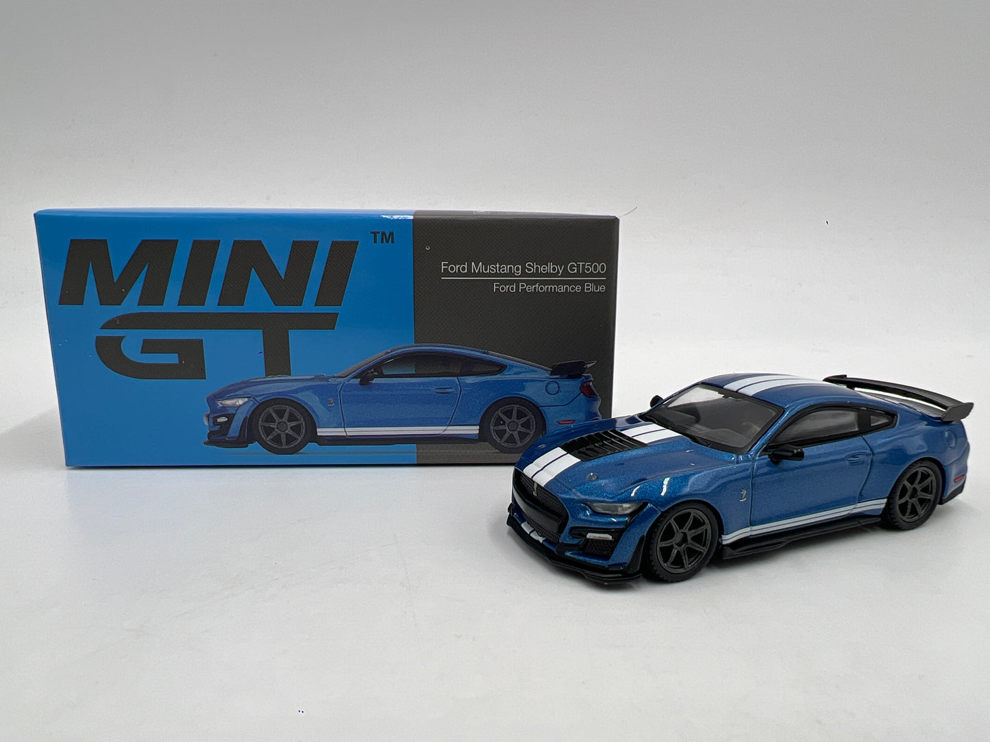 Mini GT MiJo Exclusive #268 Ford Mustang Shelby GT500 Ford Performance Blue