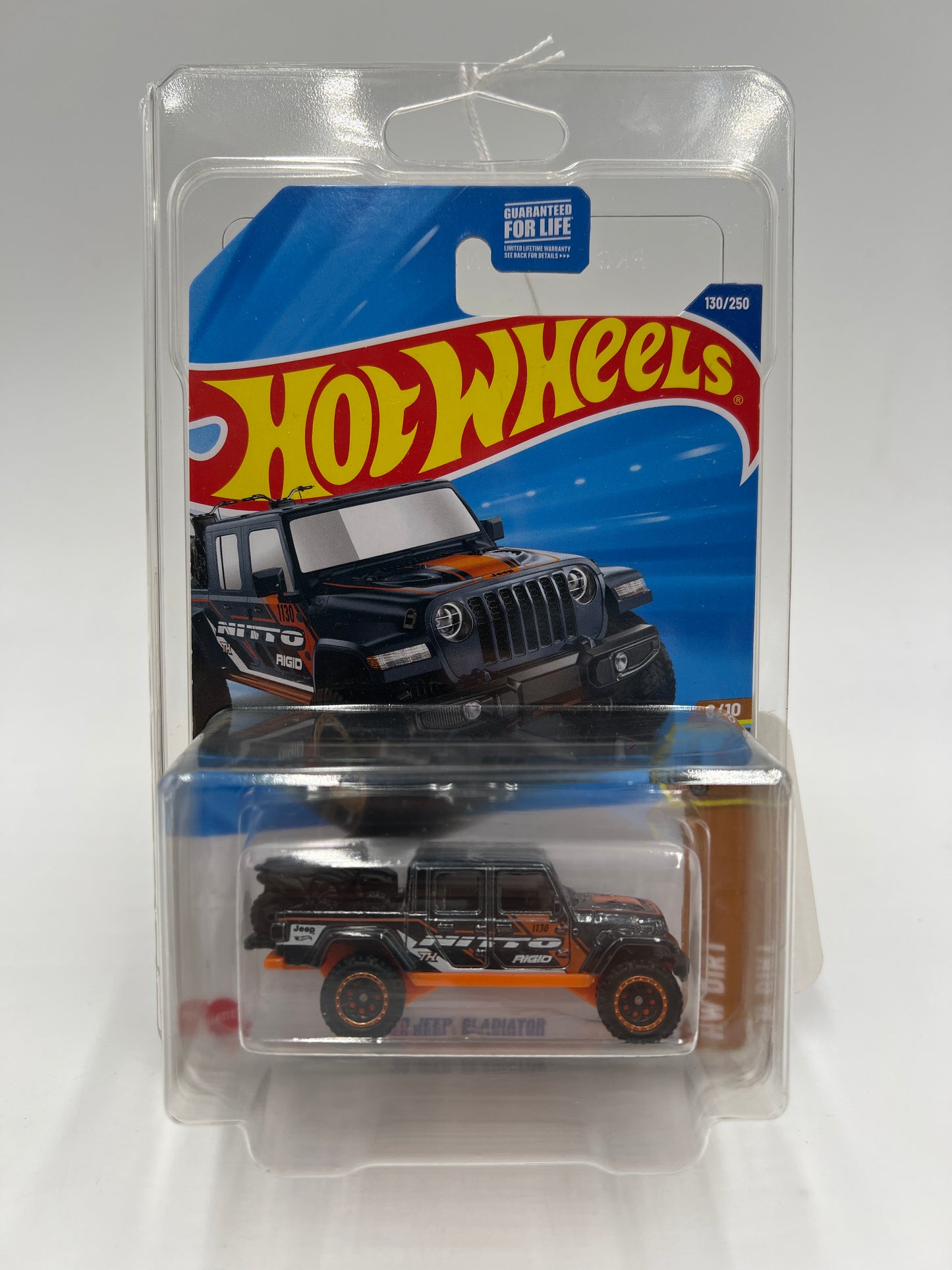 2025 Hot Wheels Super Treasure Hunt #130 20 Jeep Gladiator Nitto W/Protector
