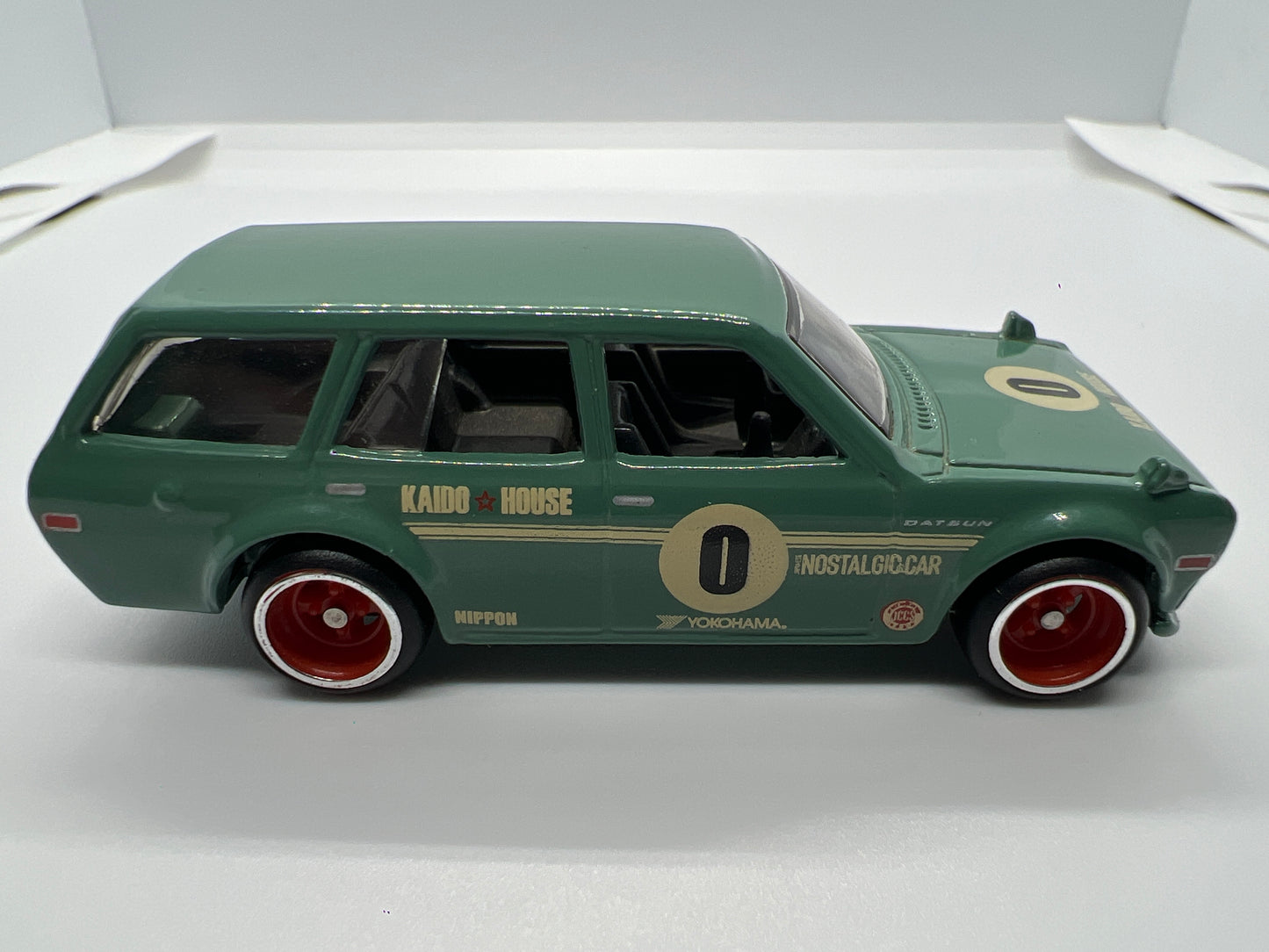 Hot Wheels 1/64 Premium Diorama Set 71 Datsun 510 Wagon Green Loose
