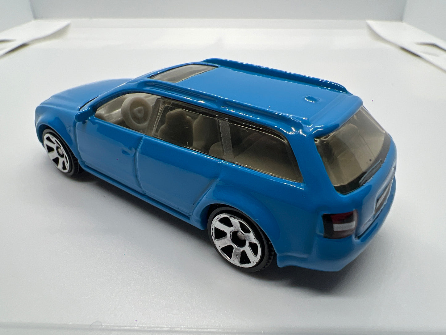 Matchbox 1/64 2004 Audi RS6 Avant Light Blue Loose