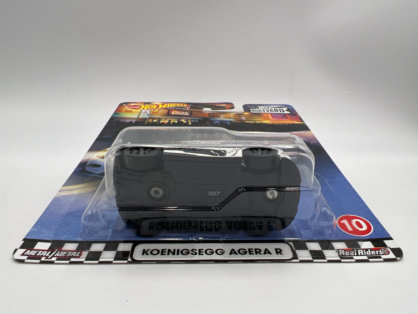 Hot Wheels Premium Boulevard #10 Koenigsegg Agera R White W/Protector