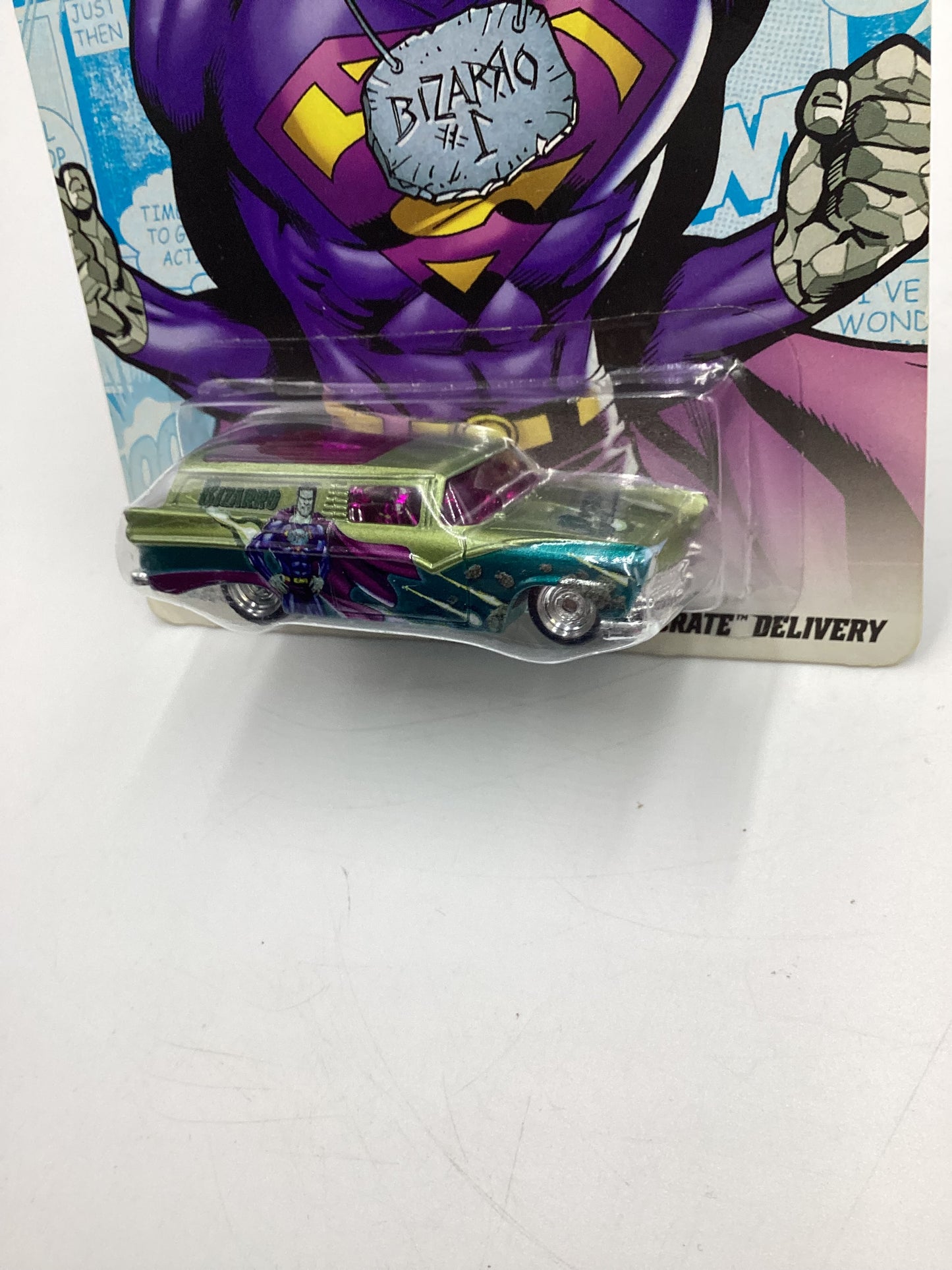 Hot Wheels Pop Culture DC Comics Bizarro 8 Crate Delivery Green/Blue 268B