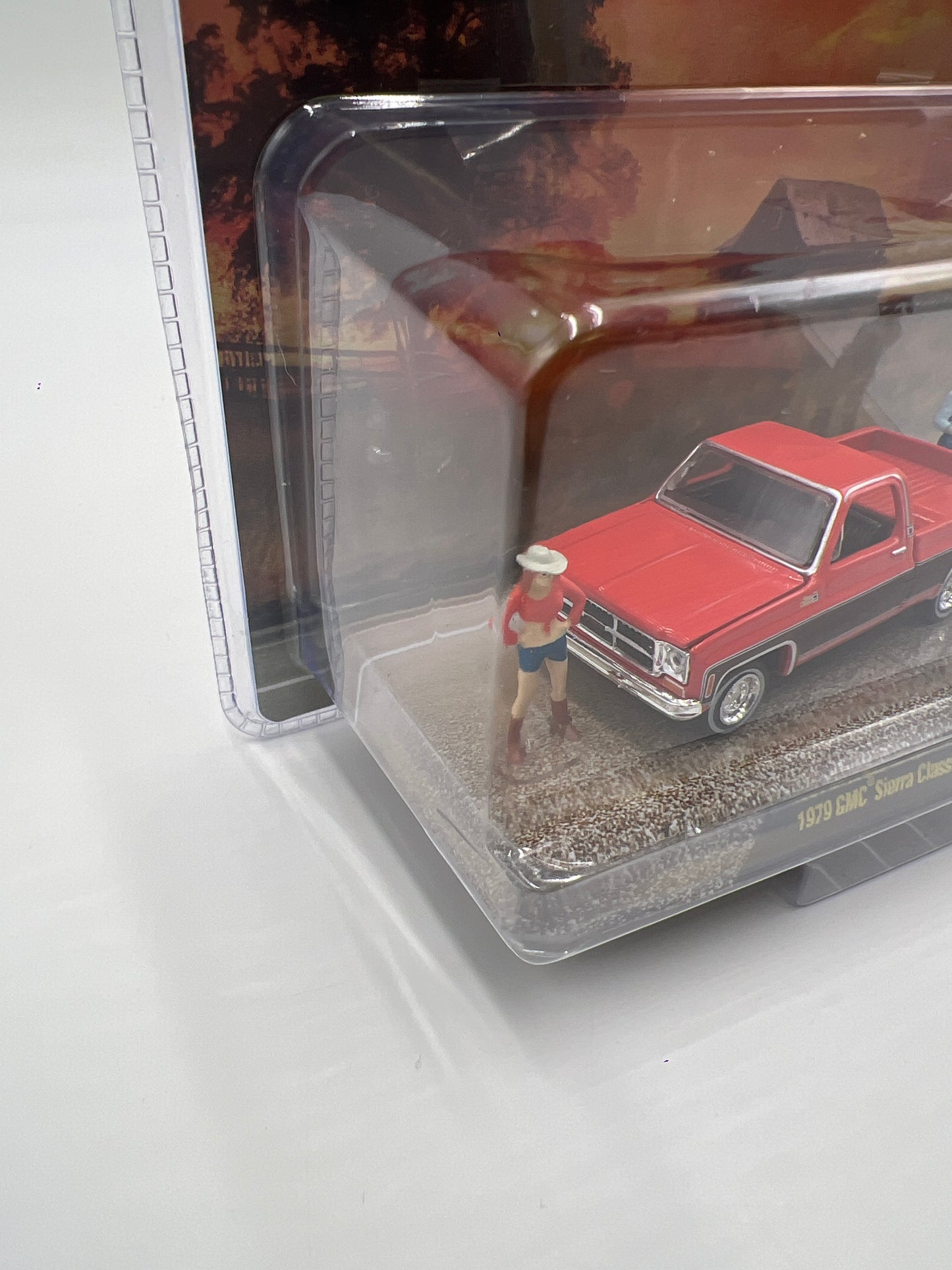 2024 M2 Machines Diorama 1979 GMC Sierra Classic 15 Heavy Half R01 198E