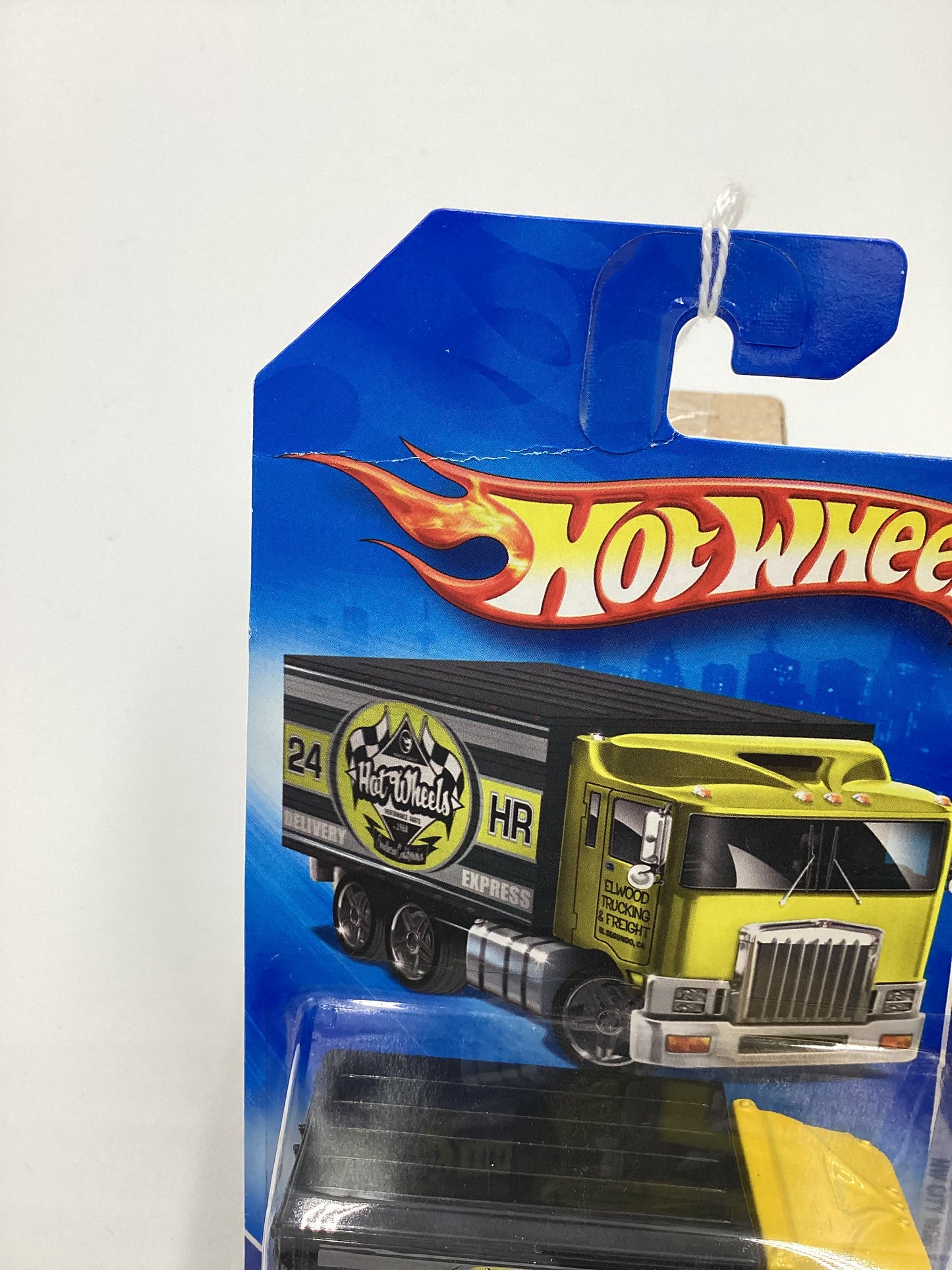 2009 Hot wheels #114 Hiway Hauler Yellow Vein on Top Left 116D