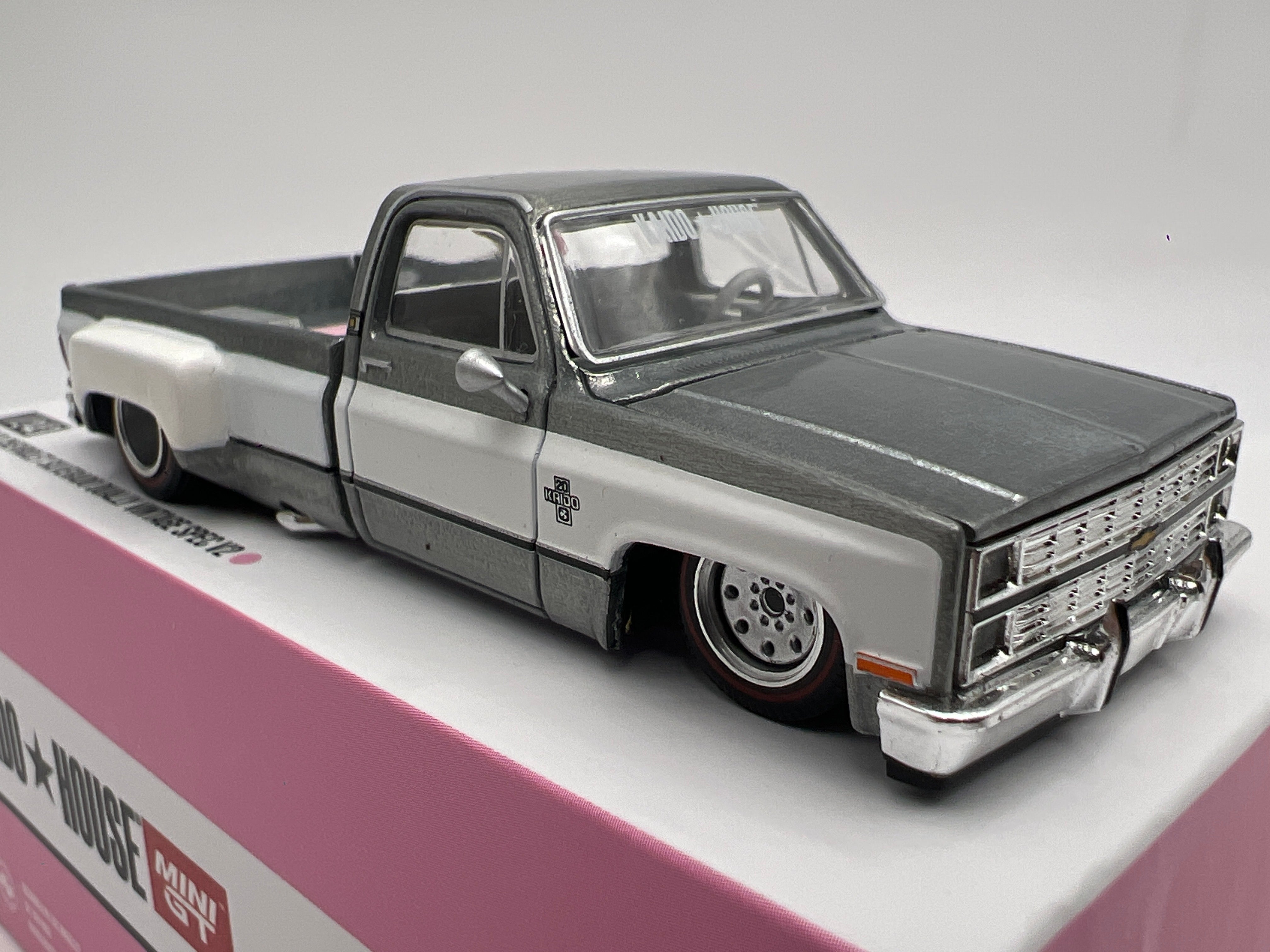 Mini GT x Kaido House #243 CHASE Chevrolet Silverado Dually
