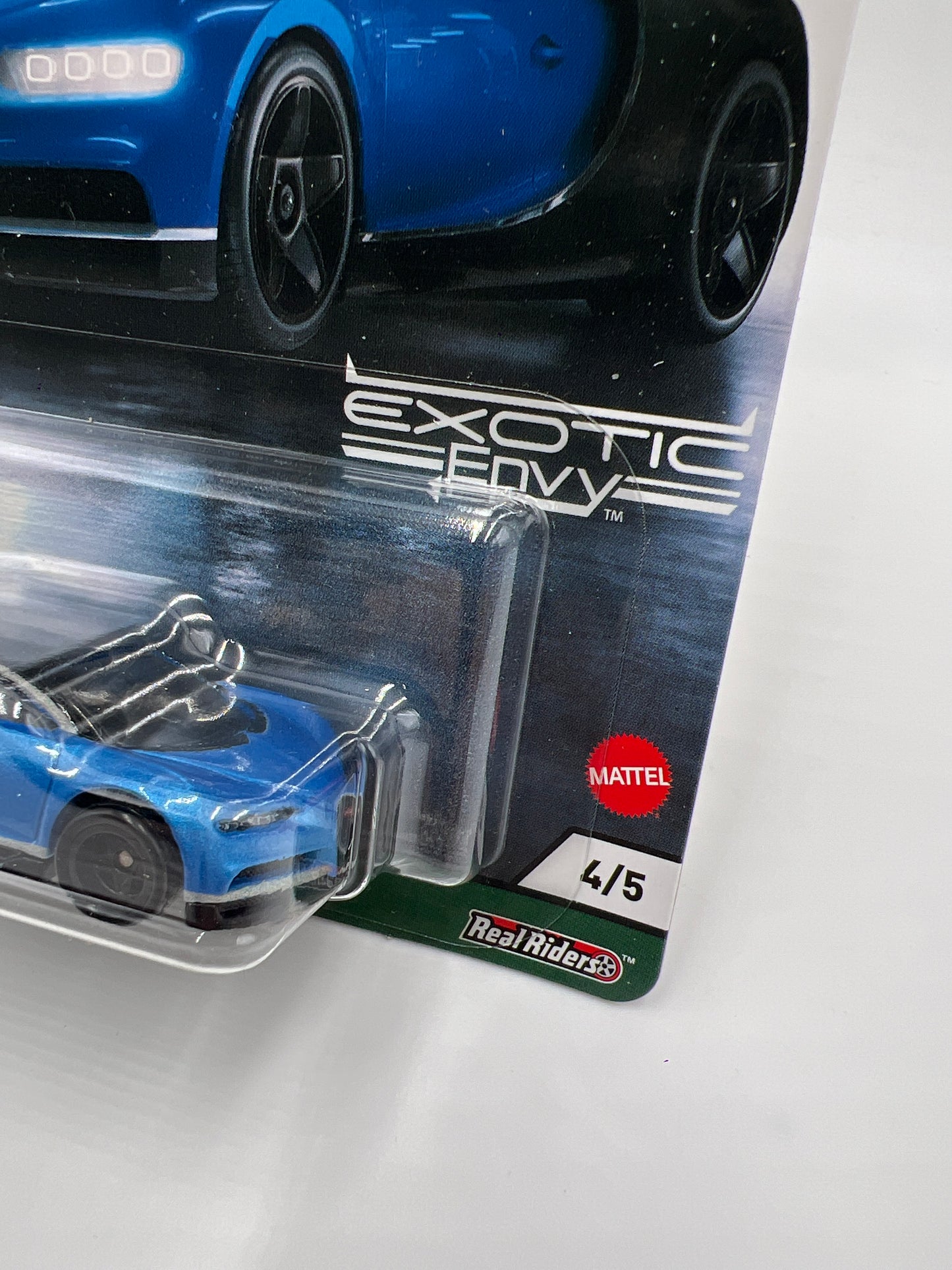 Hot Wheels Premium Exotic Envy #4 16 Bugatti Chiron Blue