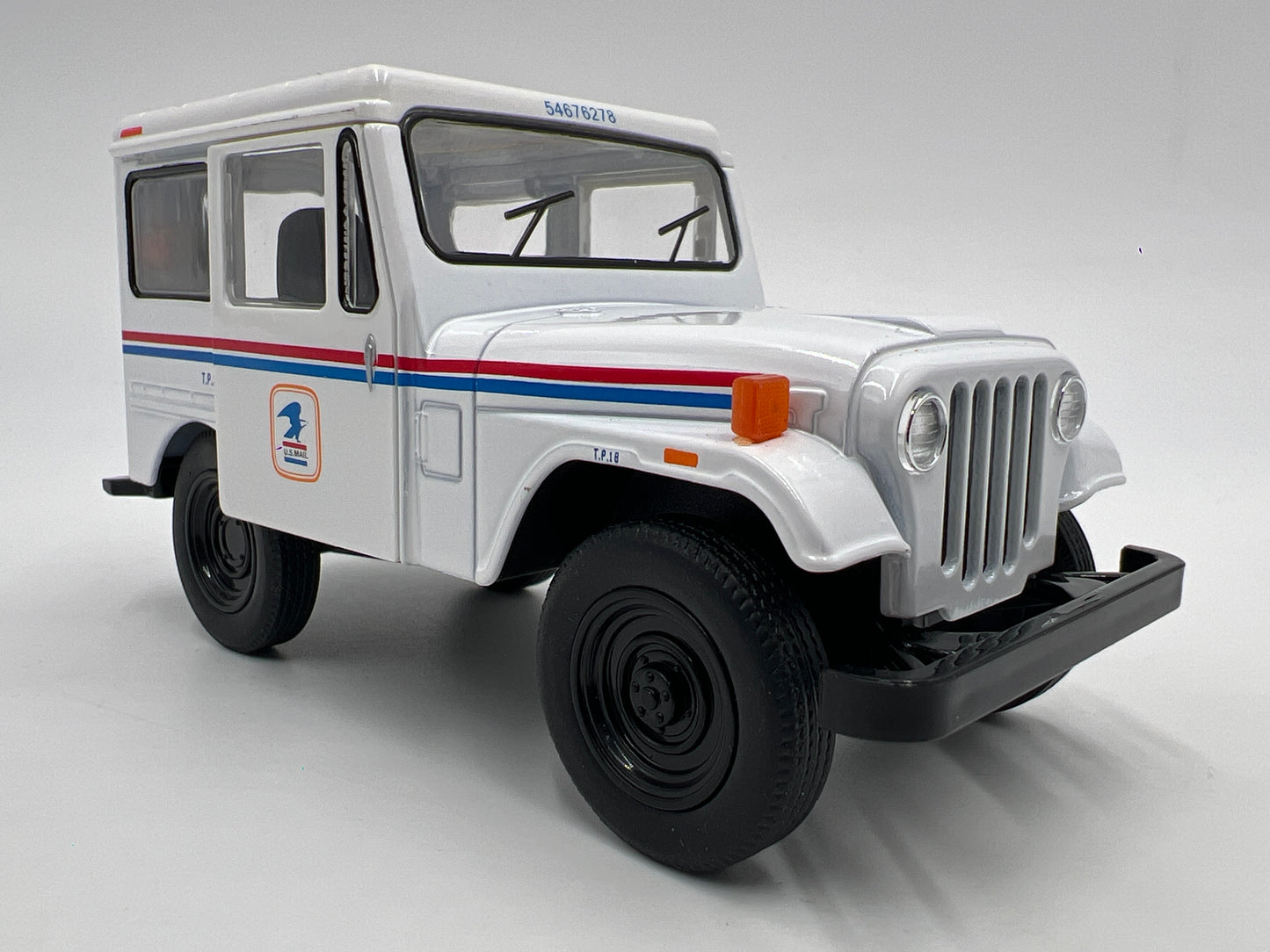 Kinsmart 1/26 Scale US Mail 1971 Jeep DJ-5B White