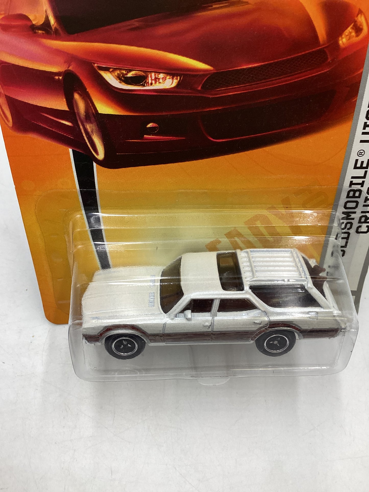 Matchbox #1 Heritage Classics 71 Oldsmobile Vista Cruiser White 210F