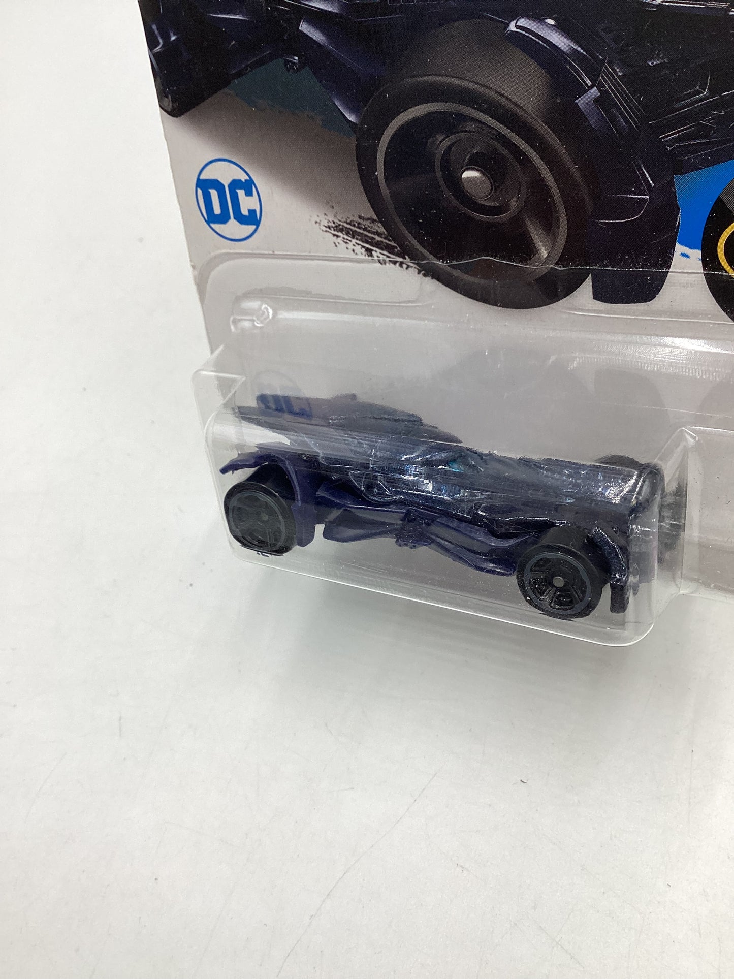 2015 Hot wheels #329 Batmobile 113H