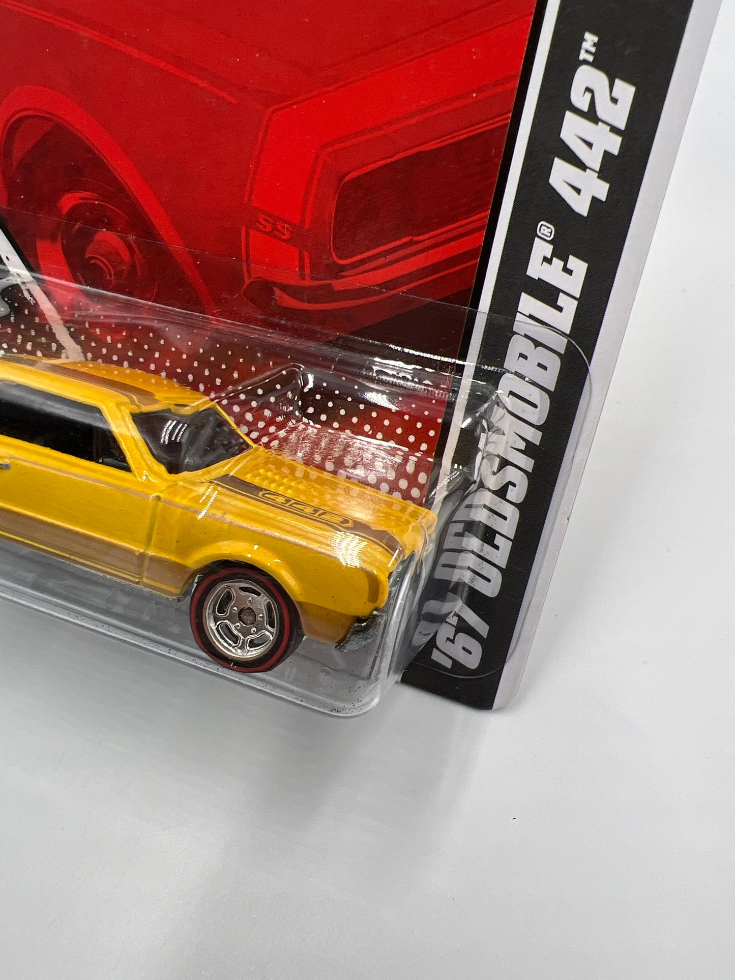 Hot Wheels Premium Garage Series #13 67 Oldsmobile 442 Yellow W/Protector
