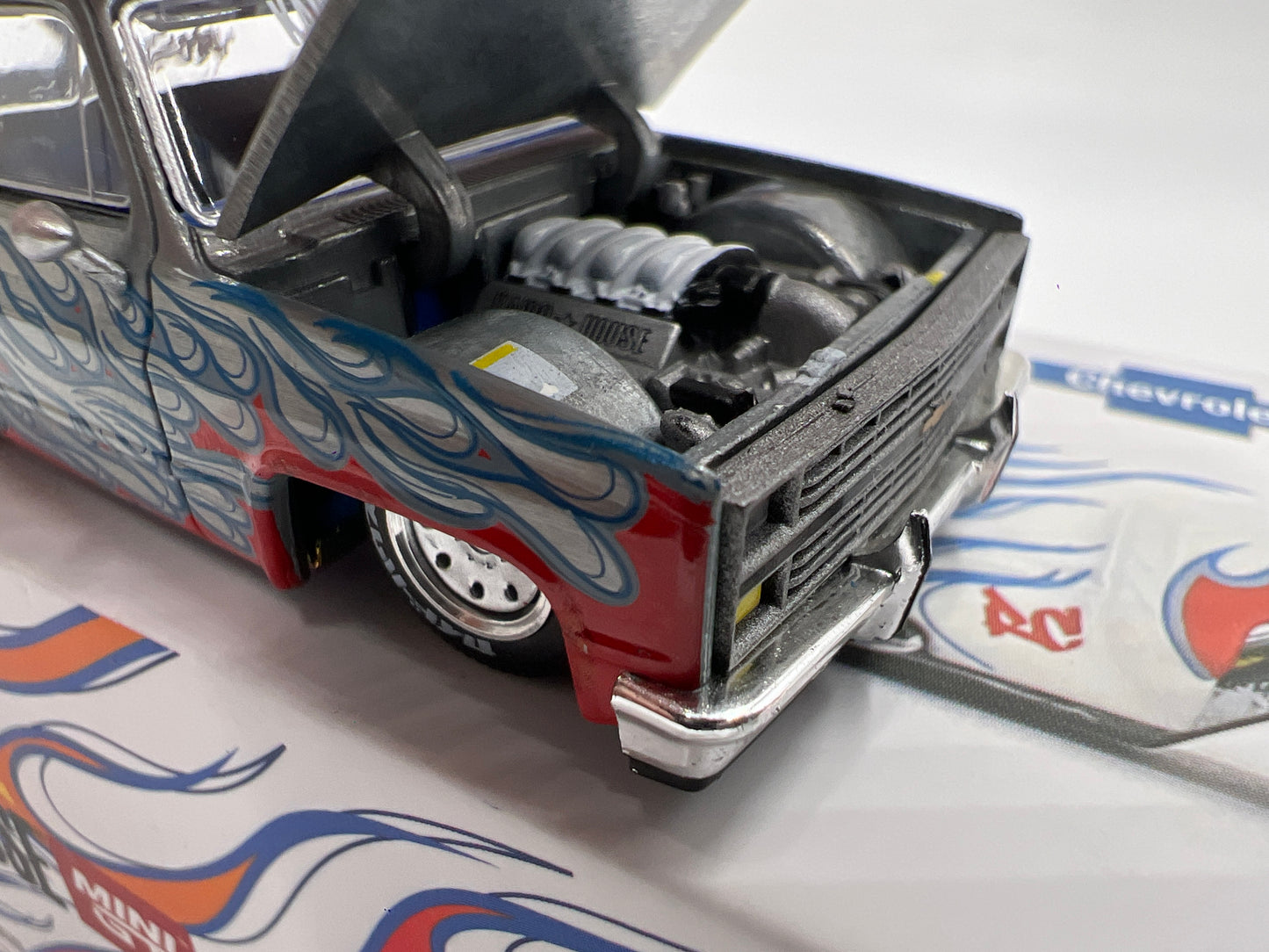 Mini GT x Kaido House #157 CHASE Chevrolet Silverado Dually On Fire V2 White