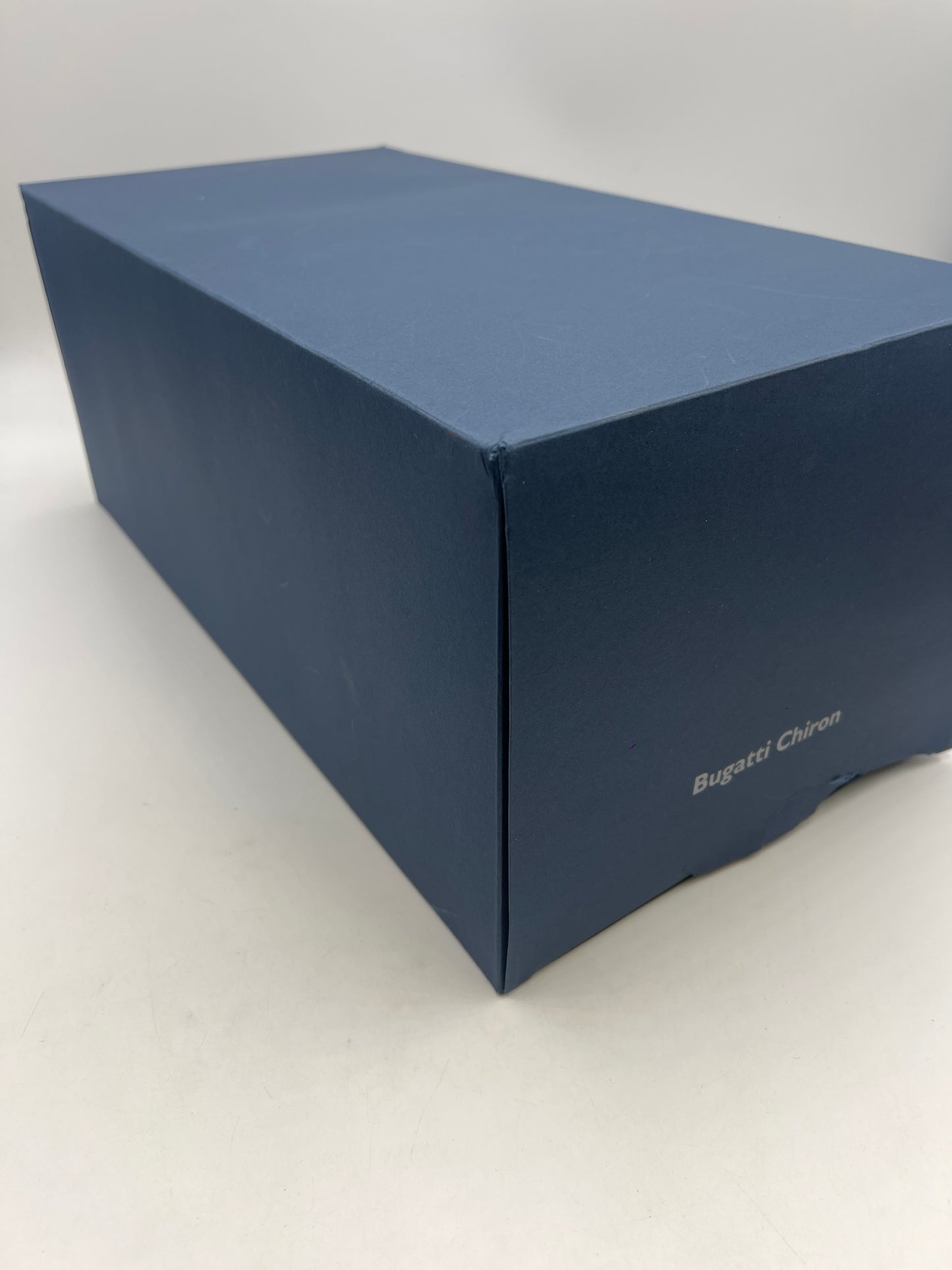 VHTF AutoArt Limited 1/12 Scale Bugatti Chiron New With Box *Outer Box Has Damage*