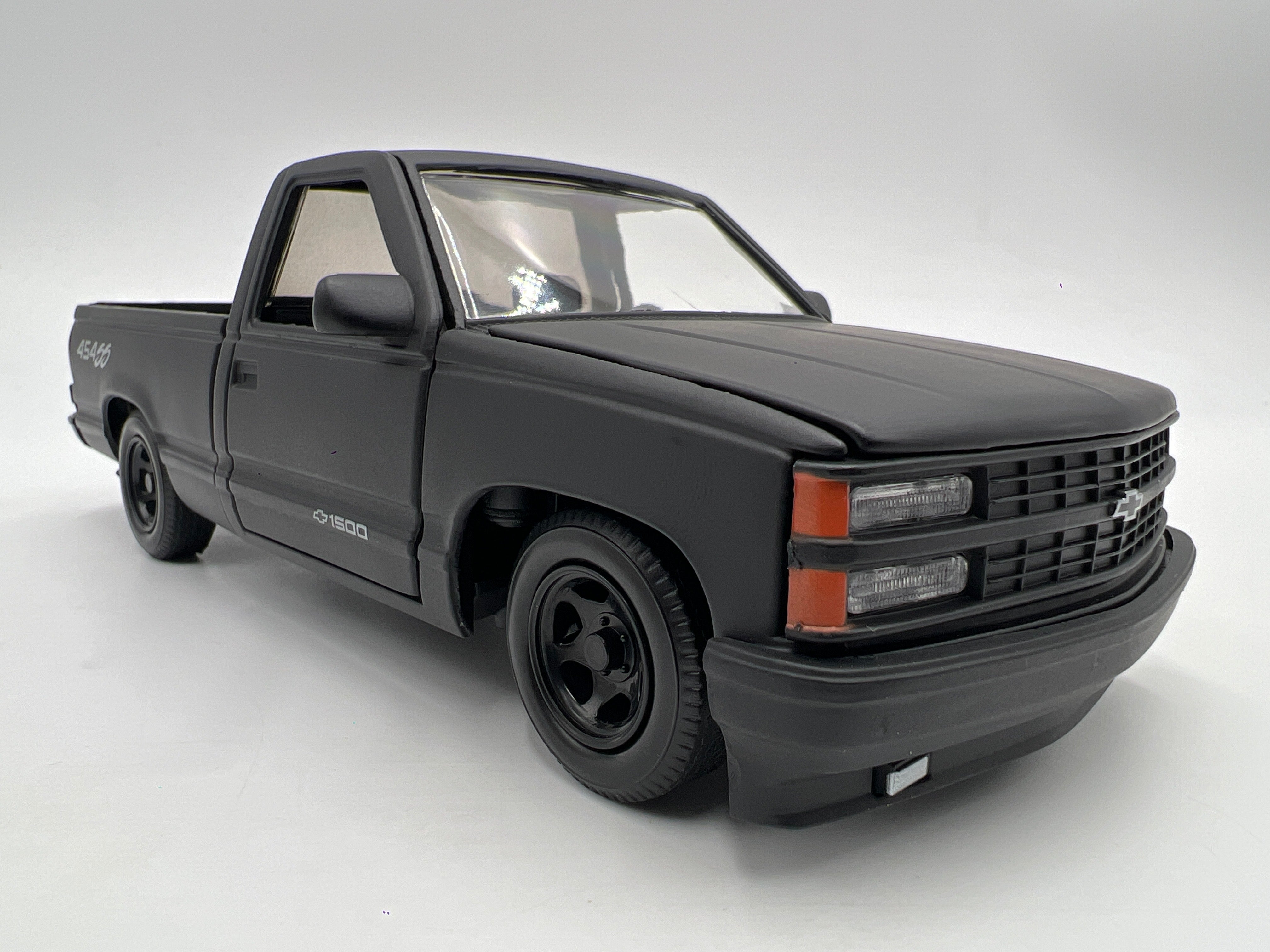 Motor Max 1/24 Scale Mijo Exclusives 1992 Chevy 454 SS Pickup