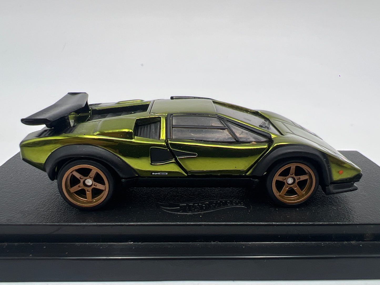 2023 Hot Wheels RLC 82 Lamborghini Countach LP500 S Green