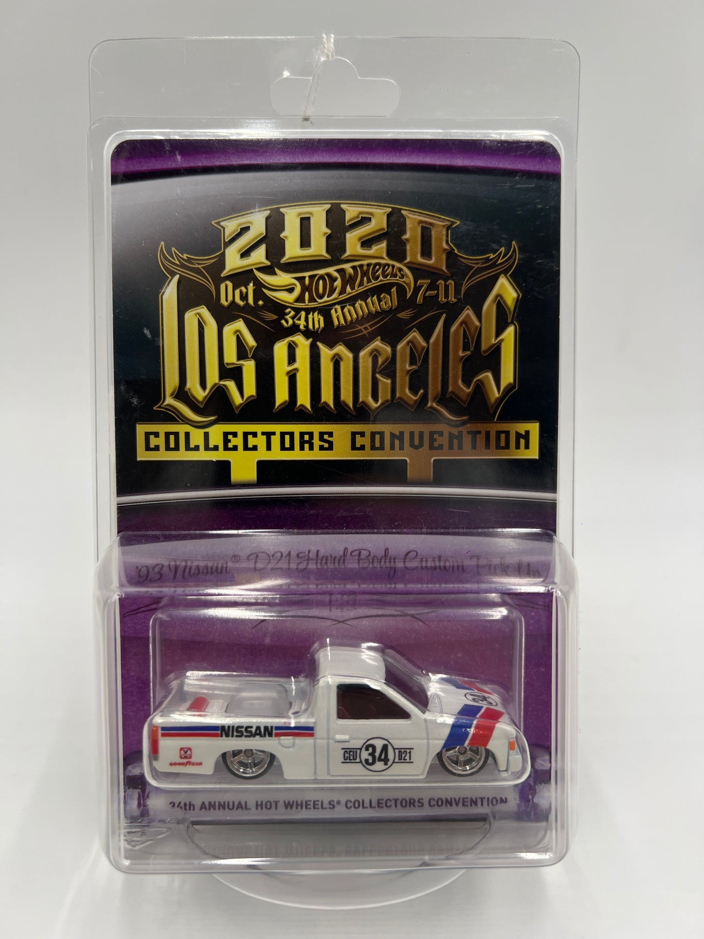 2020 Hot Wheels 34th Annual Collectors Convention LA #2409/6700 93 Nissan D21 Hard Body Custom White W/Protector