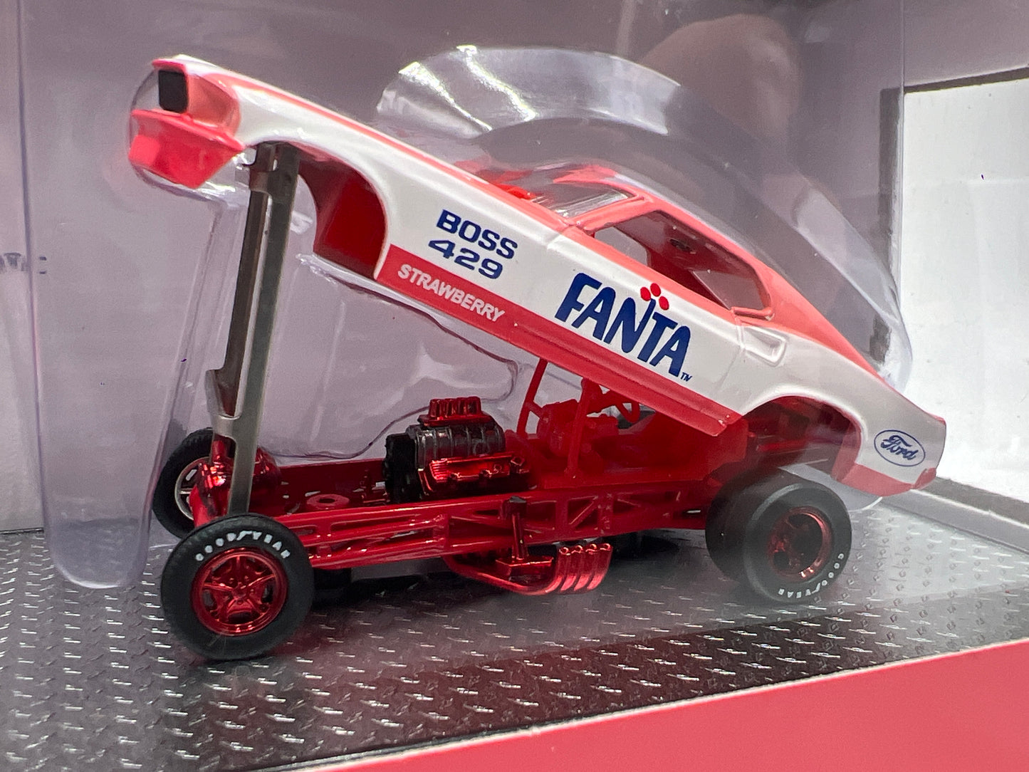 M2 Machines Auto Haulers CHASE Fanta 1970 Ford C-950 & 1969 Ford Mustang Funny Car TW30