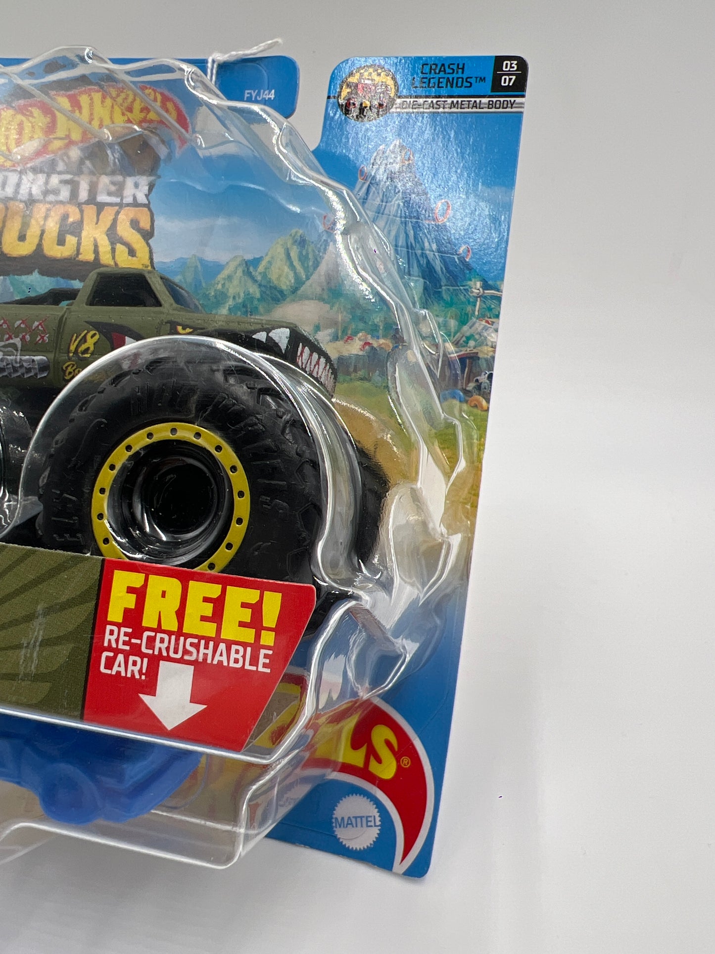 Hot Wheels Monster Trucks Crash Legends #25 V8 Bomber 124C