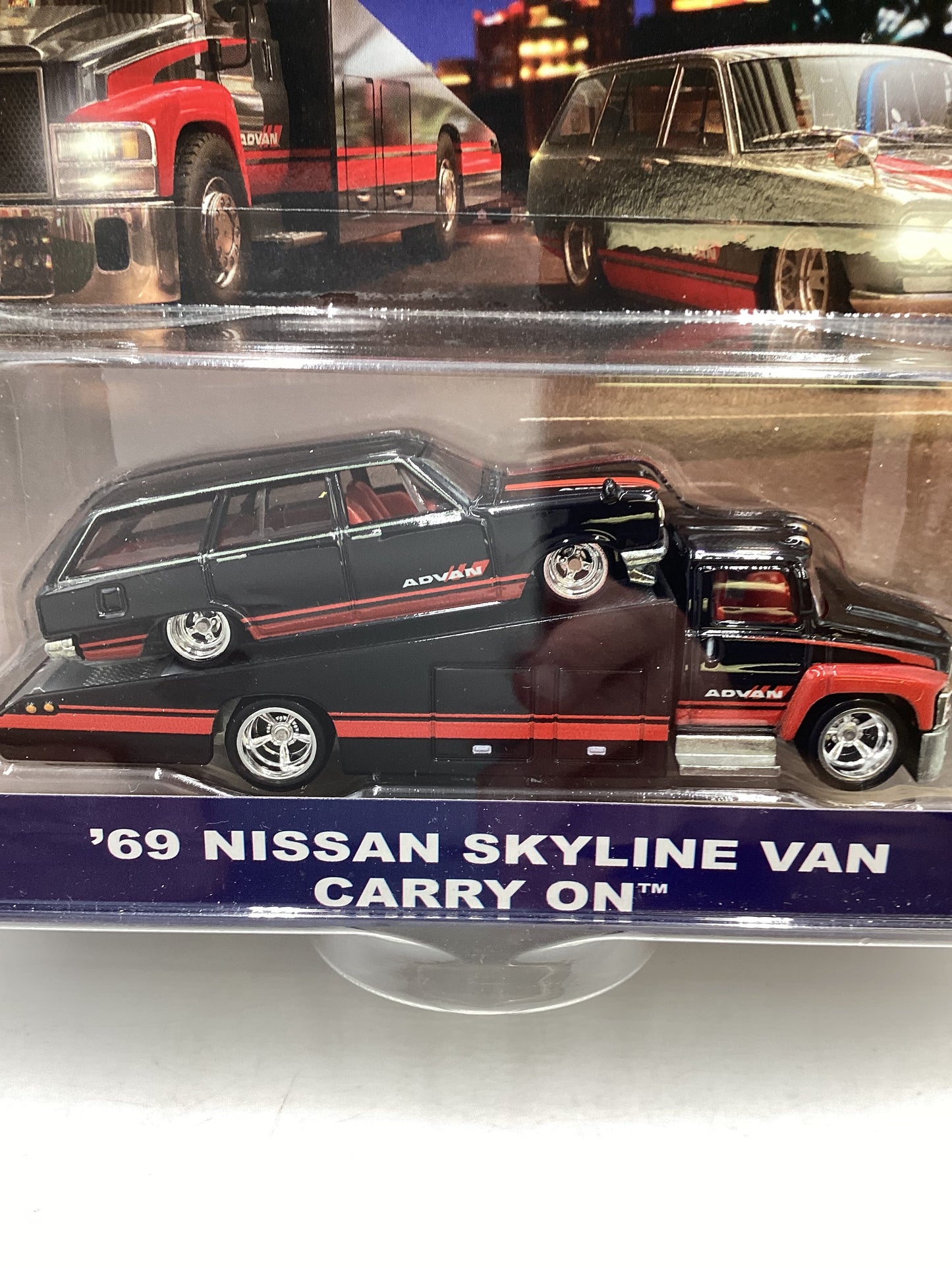 2018 Hot Wheels Team transport #3 69 Nissan Skyline Van & Carry On with Protector