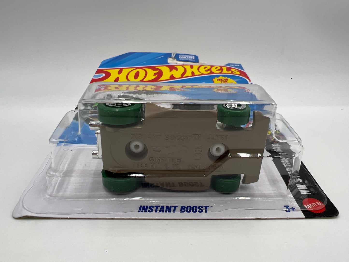 2026 Hot Wheels A Case Starting Grid #22 Instant Boost White 116i