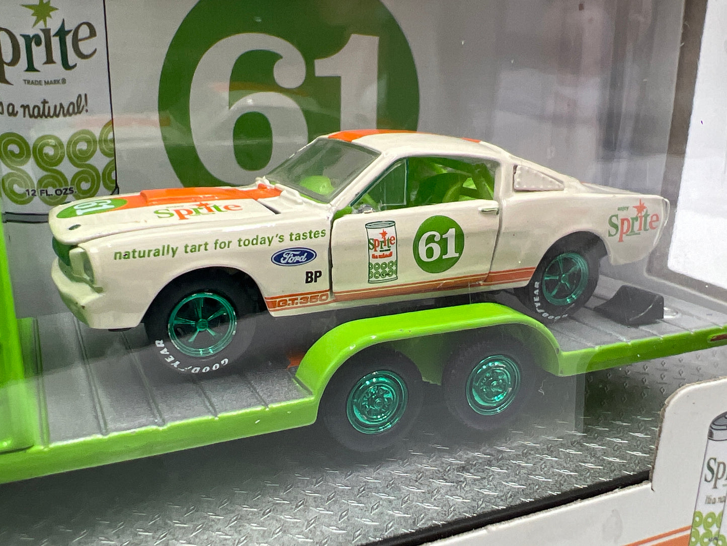 M2 Machines Auto Haulers CHASE Sprite 1967 Ford F-100 Custom Cab Truck & 1965 Shelby GT350R TW06