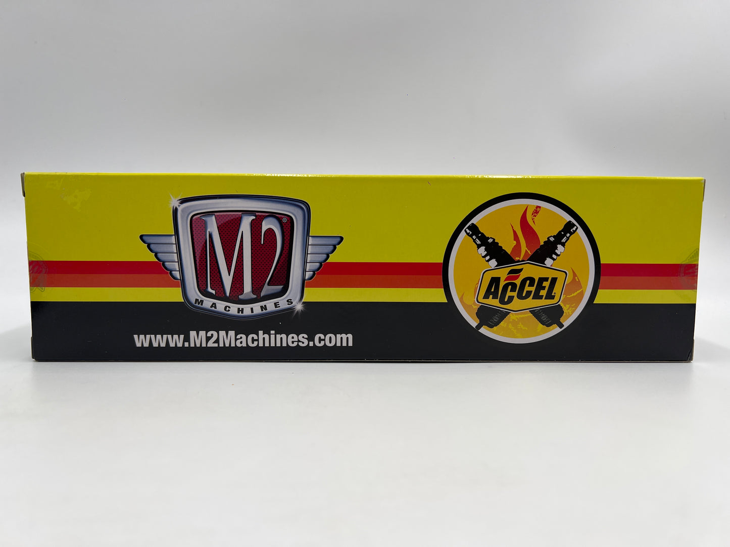 M2 Machines Auto Haulers Accel 1969 Dodge L600 & 1969 Plymouth Road Runner 440 R28