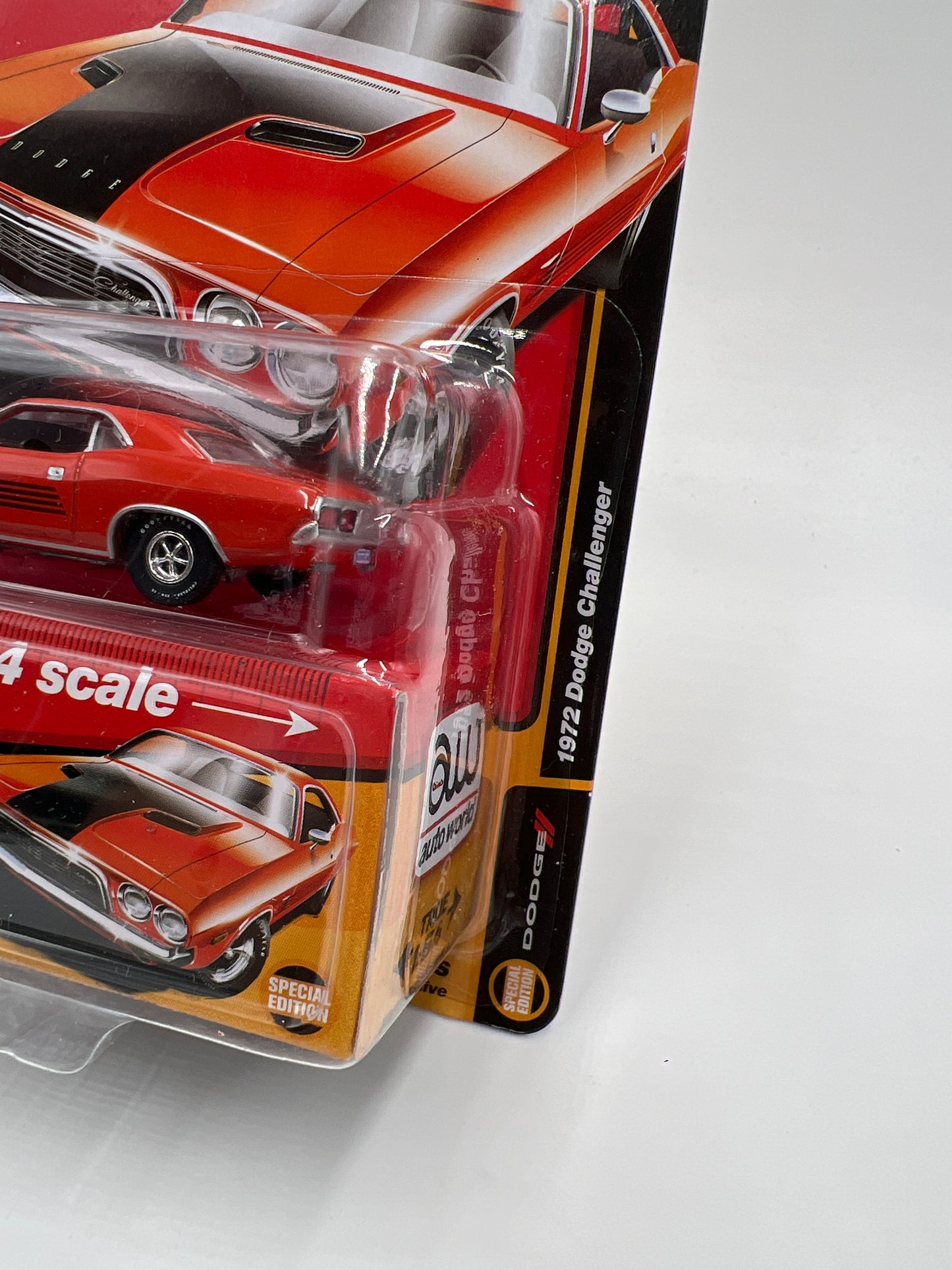 Auto World Hobby Exclusive Vintage Muscle Version B 1972 Dodge Challenger Orange