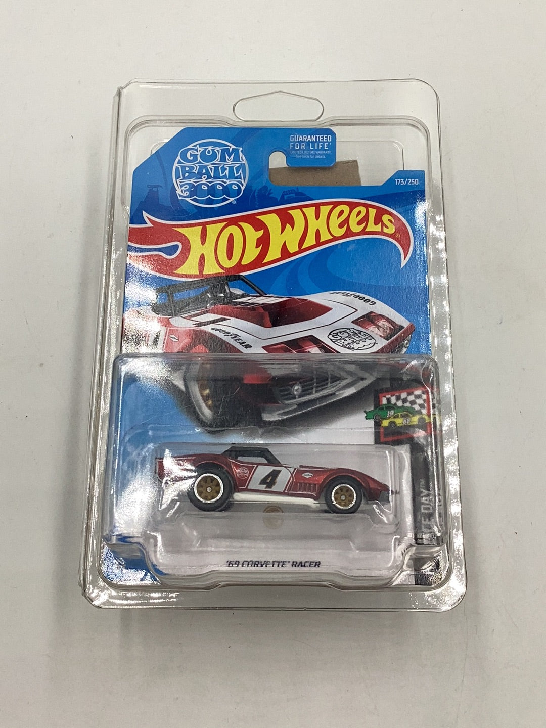 2018 hot wheels super treasure hunt #173 69 Corvette Racer W/Protector