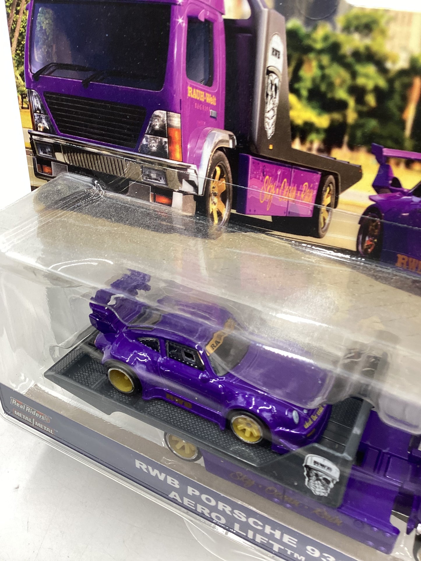 Hot wheels 2019 Team Transport #17 RWB Porsche 930 & Aero Lift W/Protector