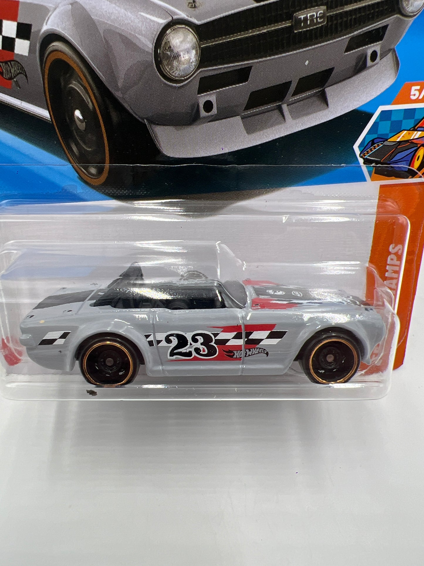 2025 Hot Wheels Q Case Track Champs Treasure Hunt #249 Triumph TR6 Light Gray 277G