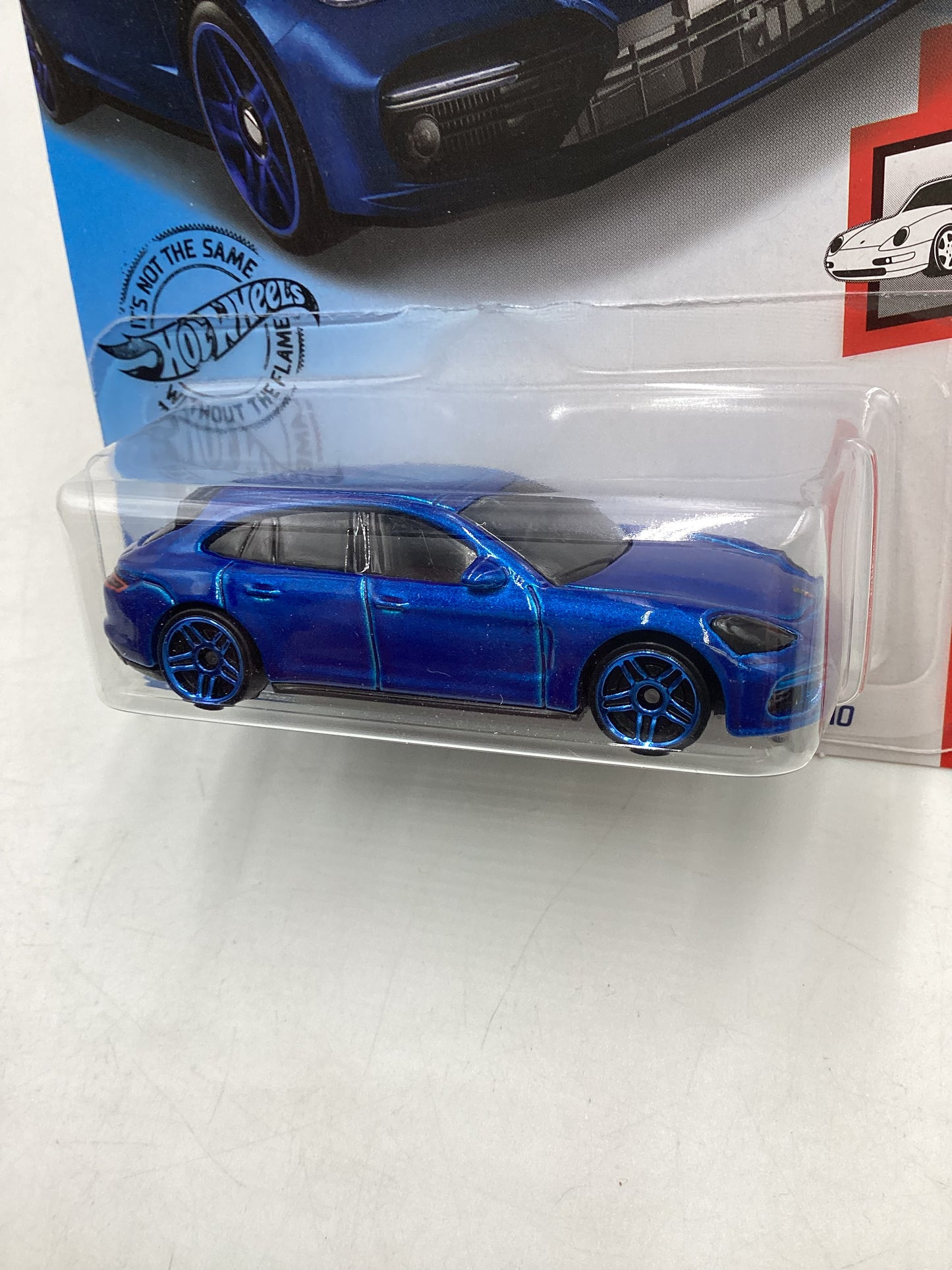 2020 Hot Wheels #44 Porsche Panamera Turbo S E-Hybrid Sport Turismo 101E