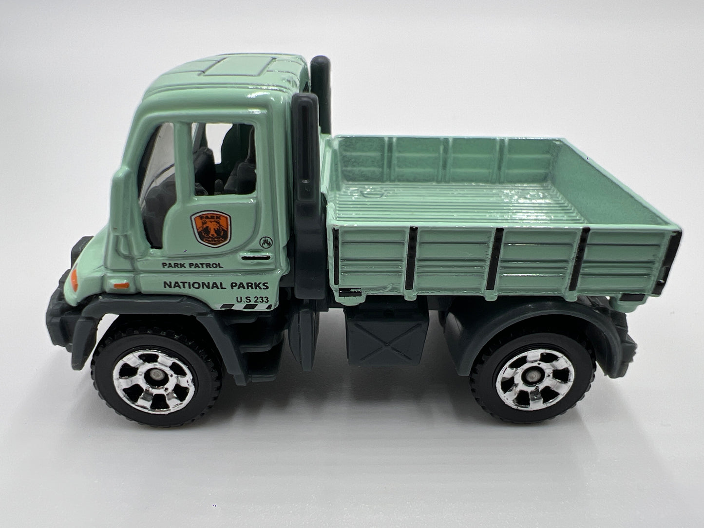 Matchbox National Parks Mercedes Unimog U300 Green Loose