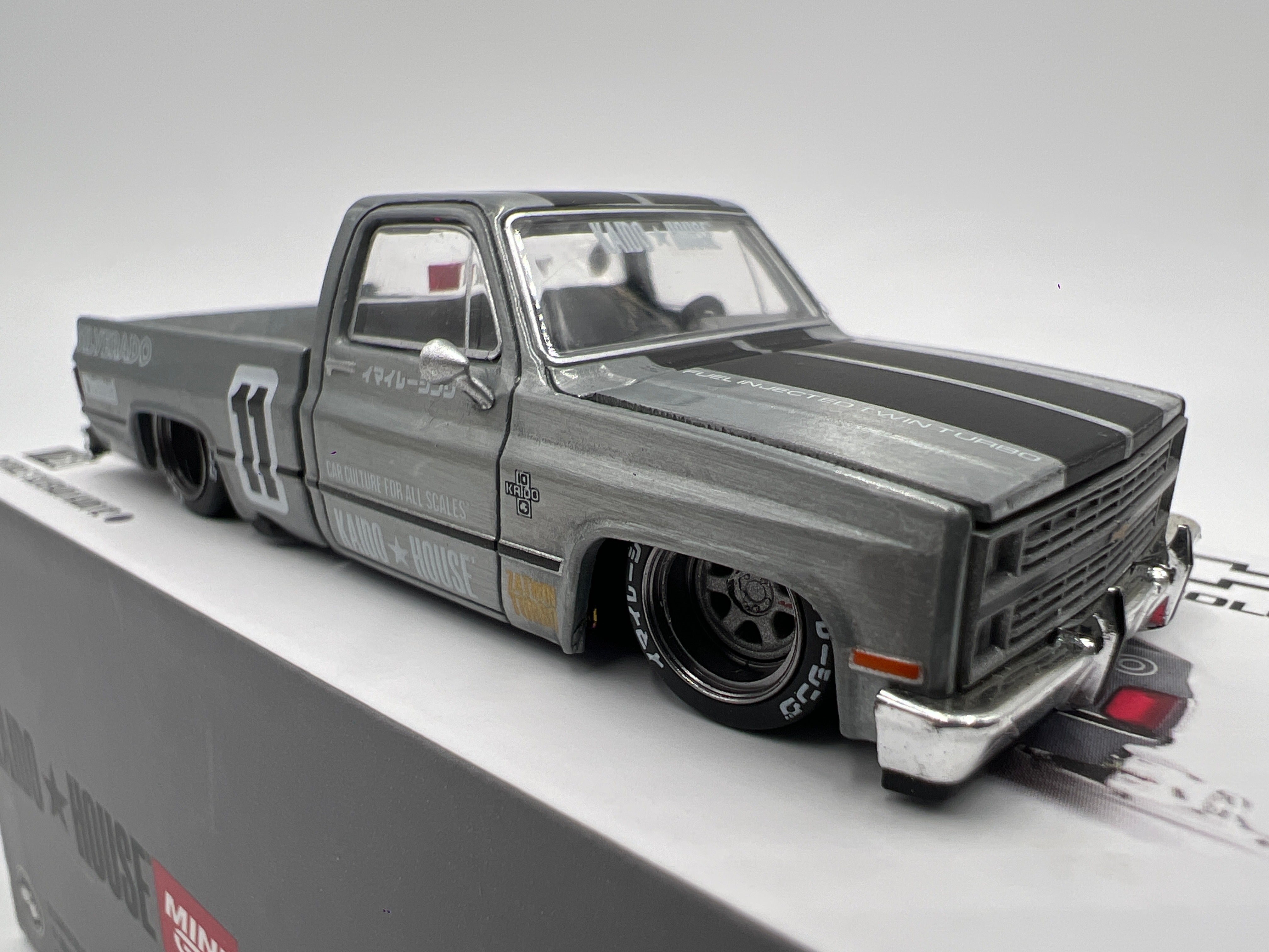 KAIDO HOUSE Chevrolet Silverado 2台セット Kaido House x Mini GT Chevrolet Silverado Dually Vintage Spec V2