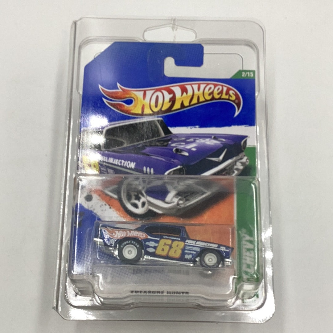 2011 hot wheels #52 Super treasure hunt 57 Chevy W/ protector