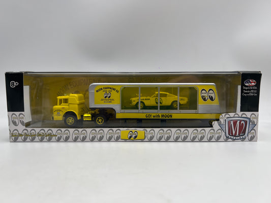 M2 Machines MOON01 CHASE Mooneyes 1964 Ford C-950 Truck & 1966 Mustang Fastback 2+2