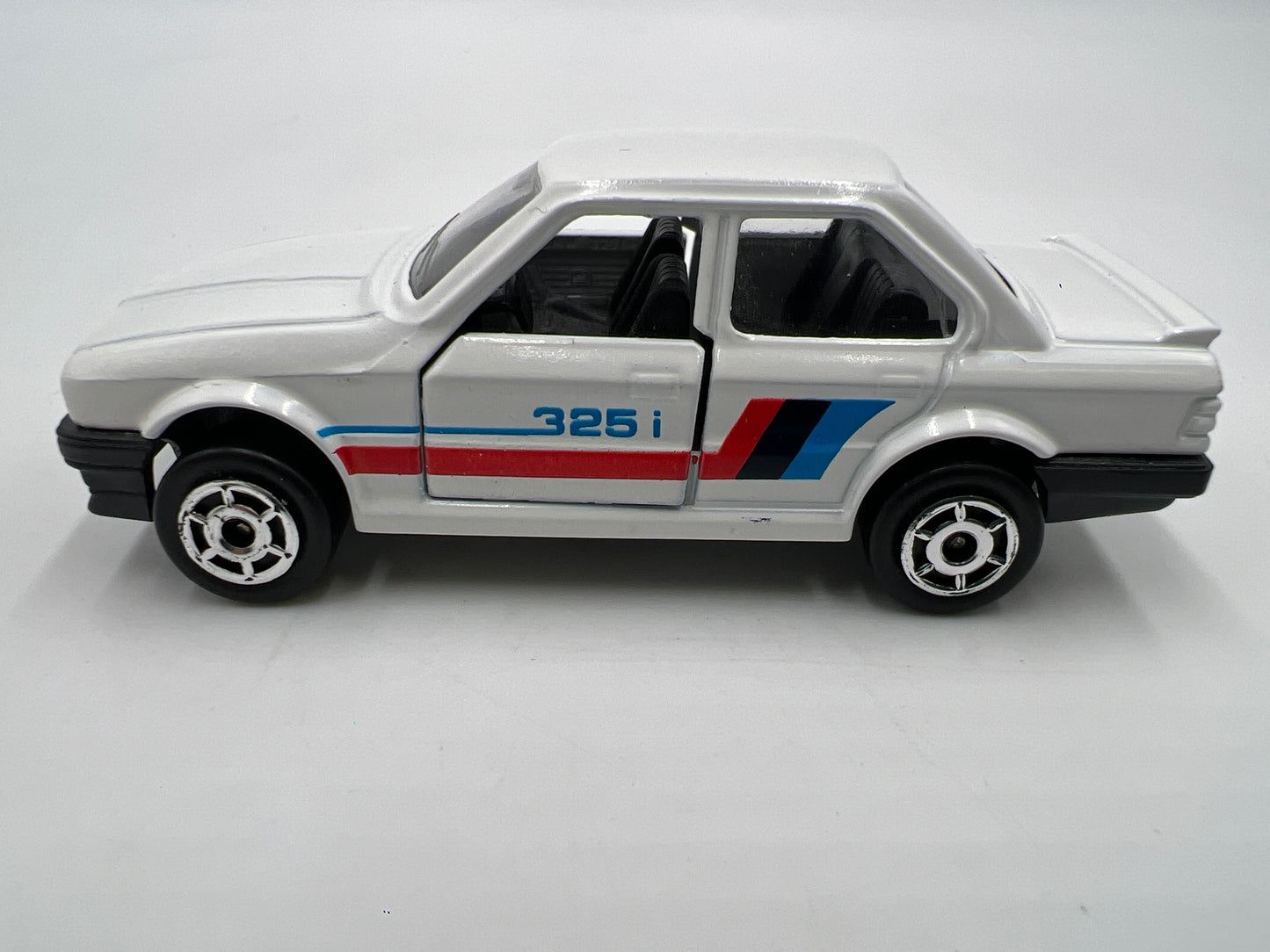 Majorette No. 229 BMW 325i White Loose