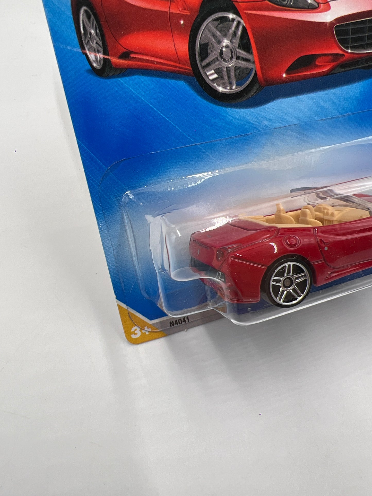 2009 Hot Wheels New Models #38 Ferrari California Red W/Protector SR
