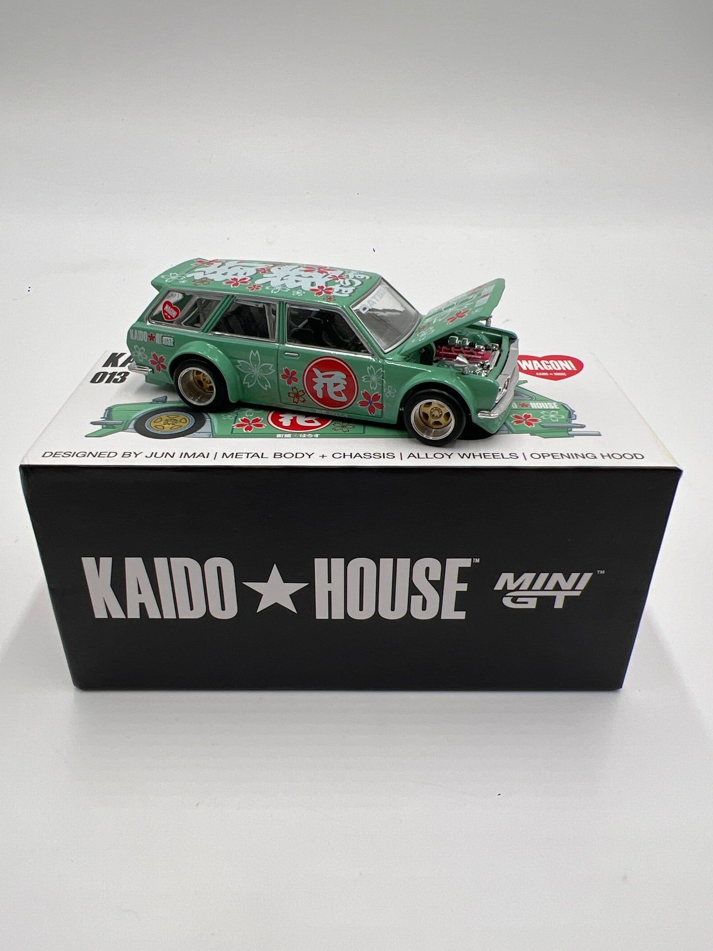 Mini GT Kaido House #013 Datsun 510 Wagon Green