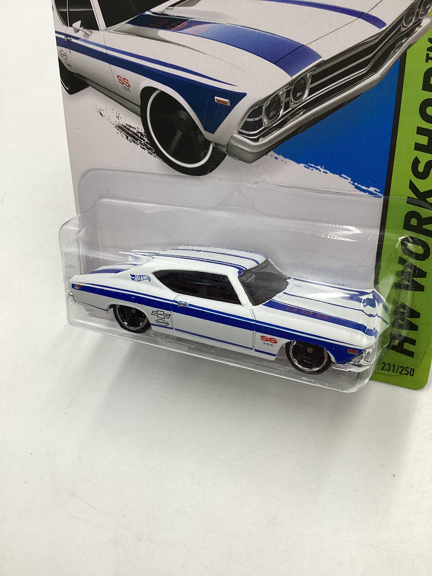 2015 Hot Wheels Workshop #231 69 Chevelle SS 396 White 5G