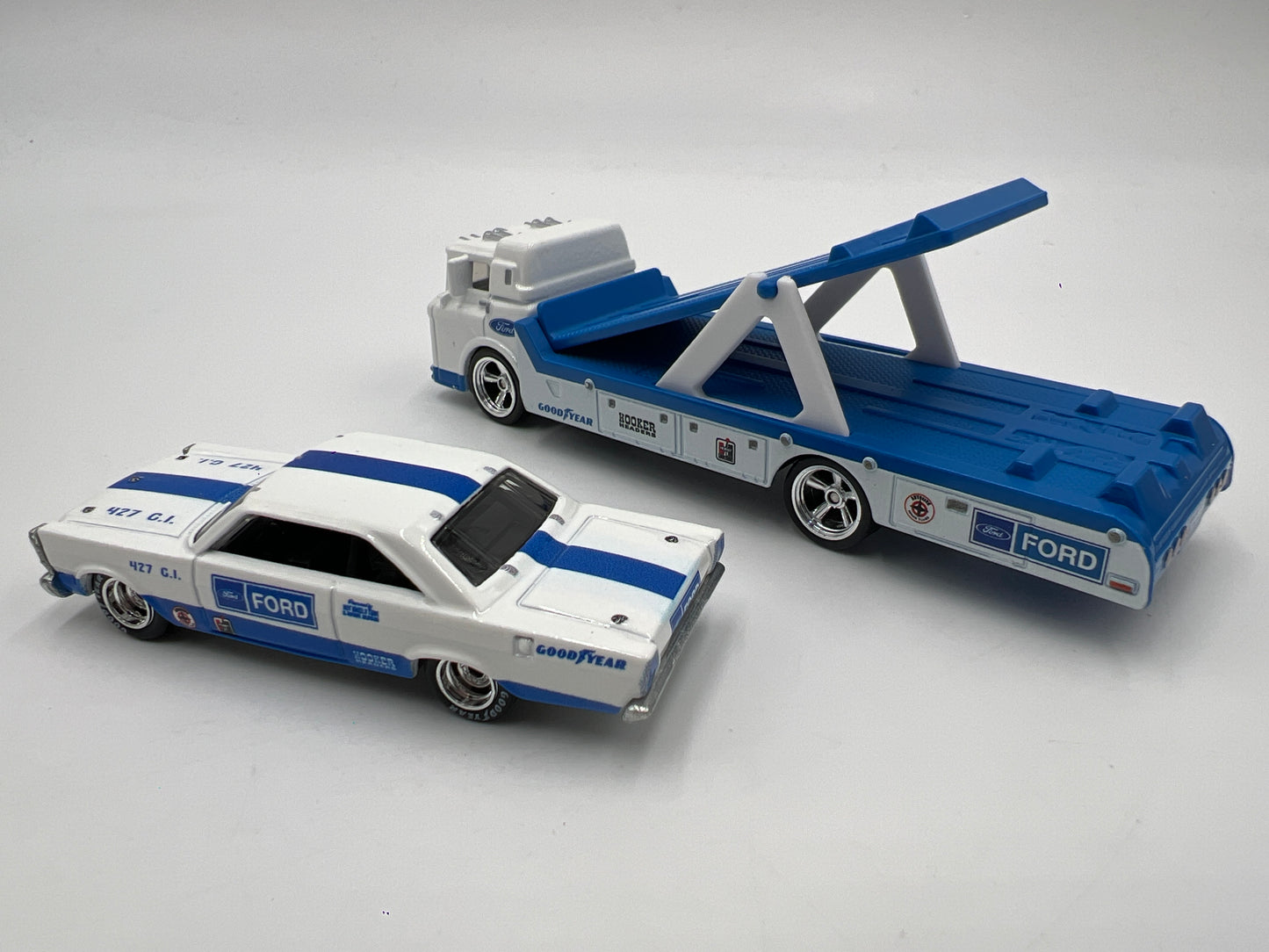 Hot Wheels 1/64 Premium Team Transport #38 65 Ford Galaxie & Ford C-800 Loose