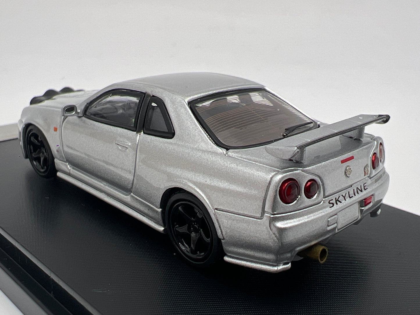 Street Warrior x Ghost Player 1/64 1 of 599 Nissan Skyline GTR BNR34 Z-Tune Silver