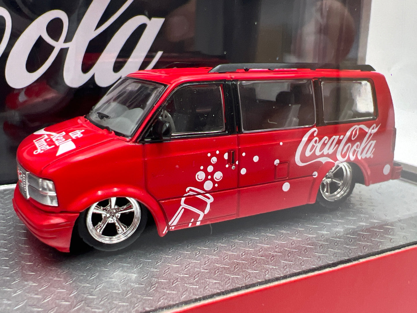 M2 Machines Haulers S05 Coca Cola 1975 Chevrolet Cheyenne Super 30 & 1995 GMC Safari Van